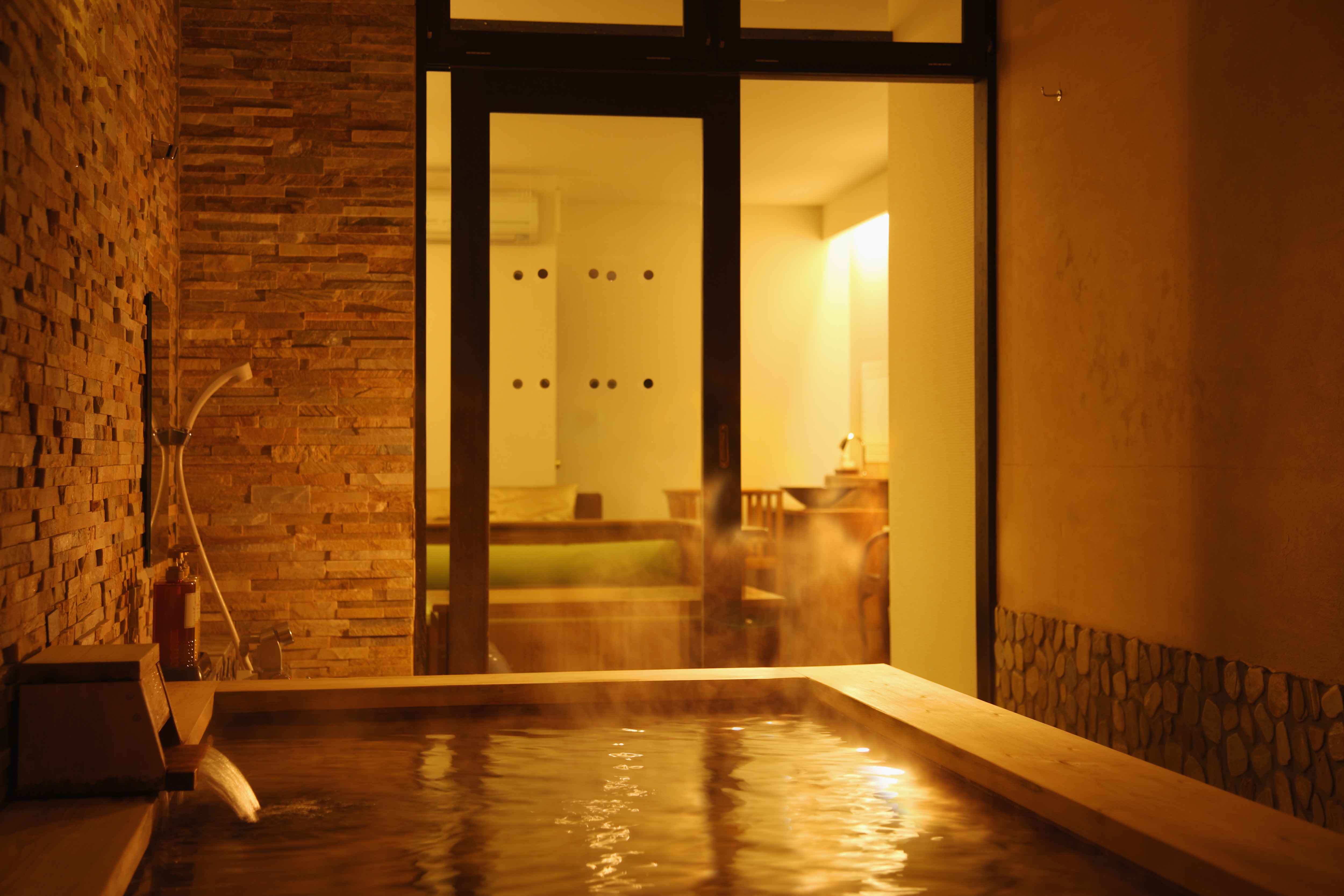 Comfort Room (half open-air bath)