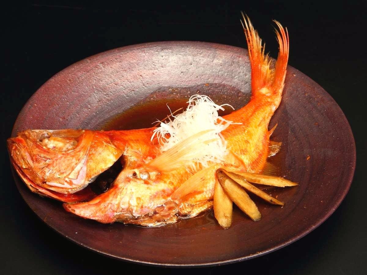 Cá hồng mắt vàng ninh trong nước sốt bí mật thật là đặc biệt!