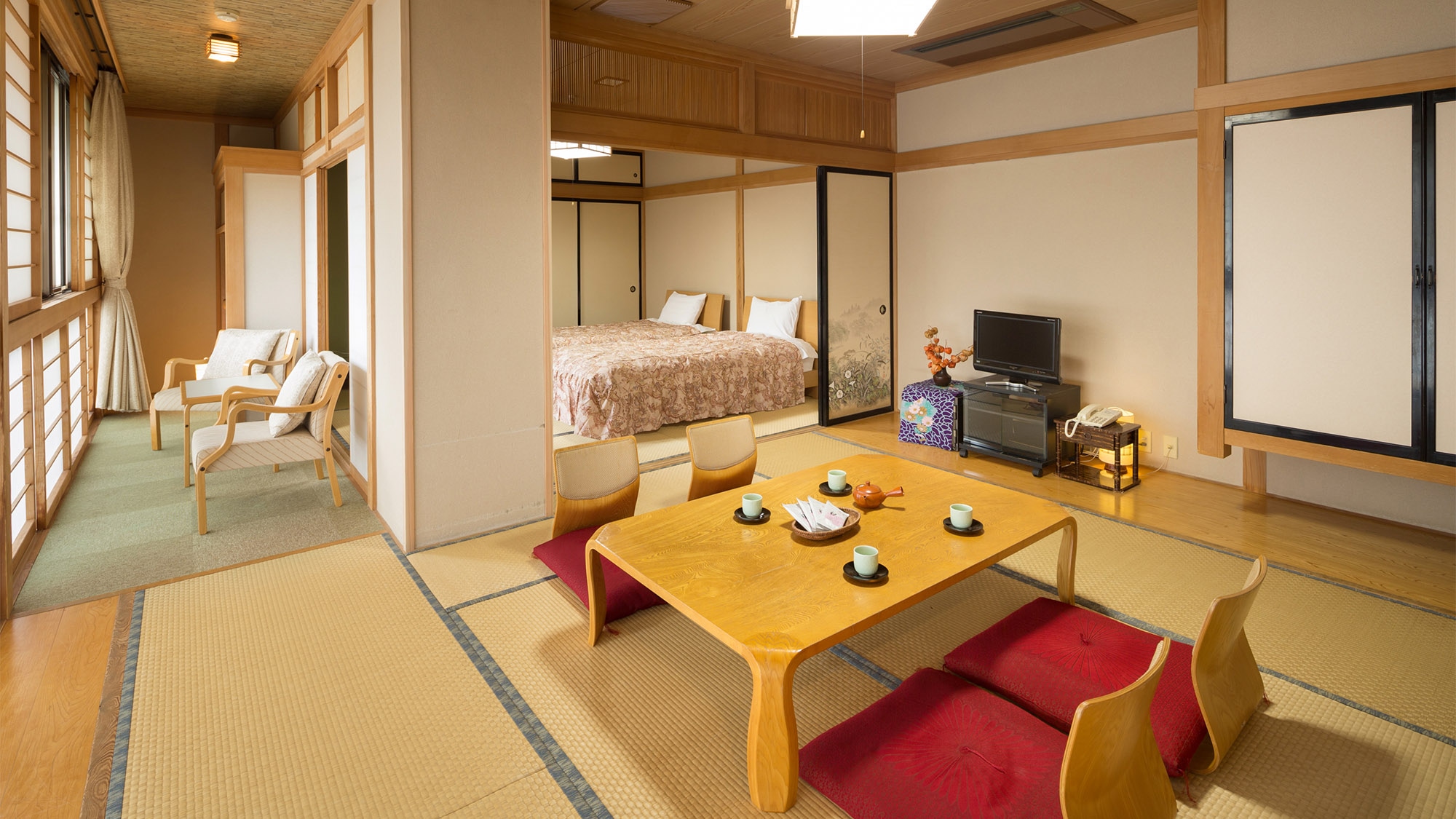 ・ [New building Japanese-style room 8 tatami mats + 8 tatami mats] Enjoy a quiet time in a spacious, pure Japanese-style room