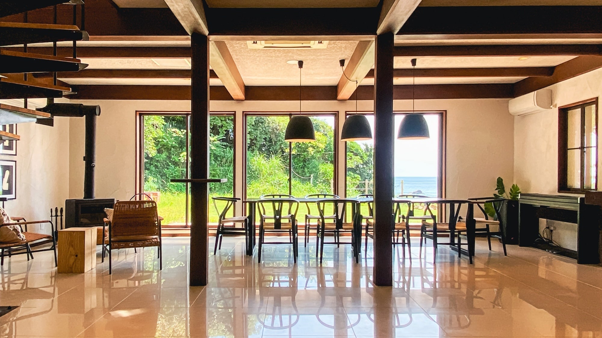 Living area/All rooms have high-speed Wi-Fi (multiple devices can be connected at the same time)