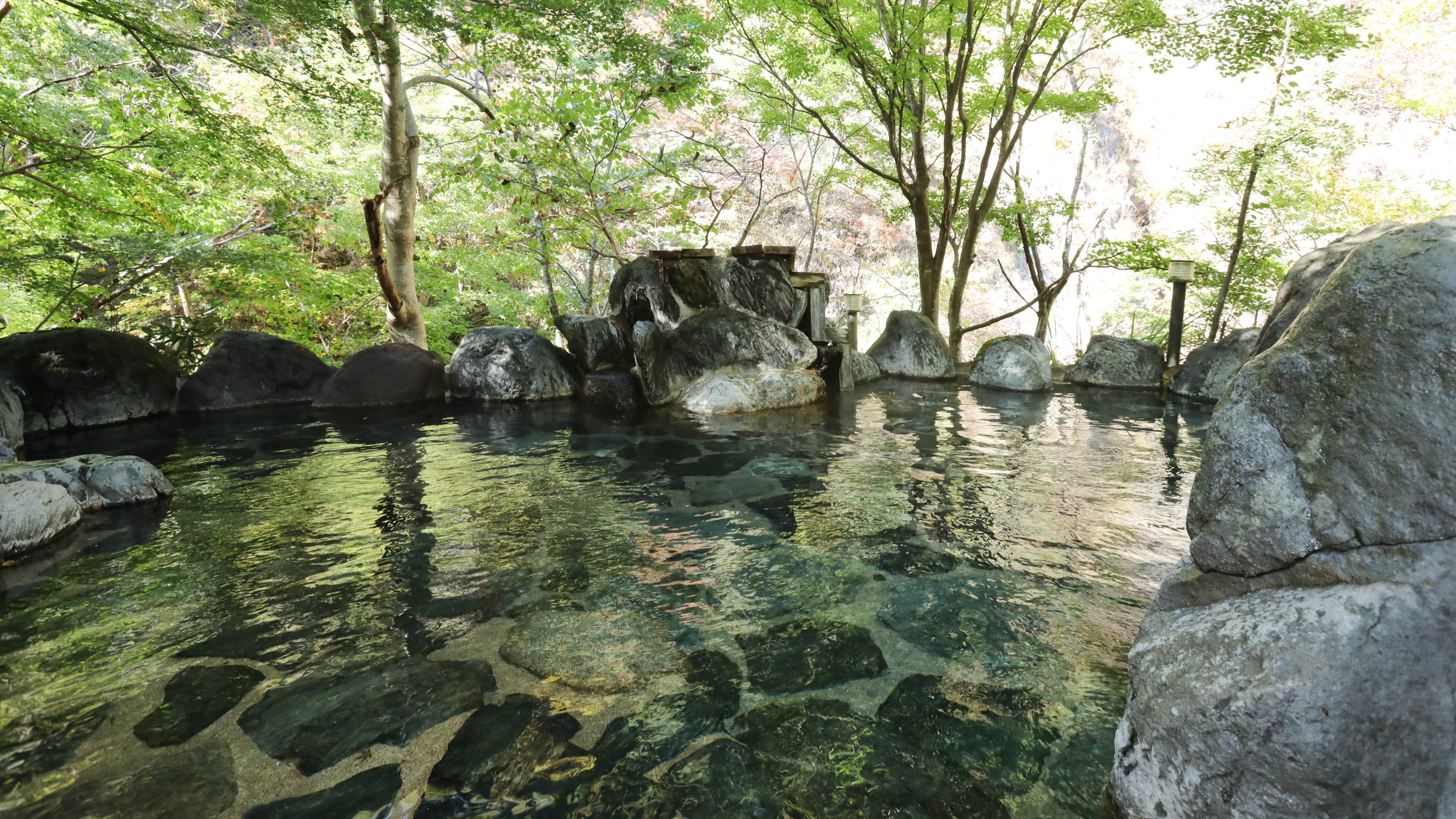 Early summer open-air bath