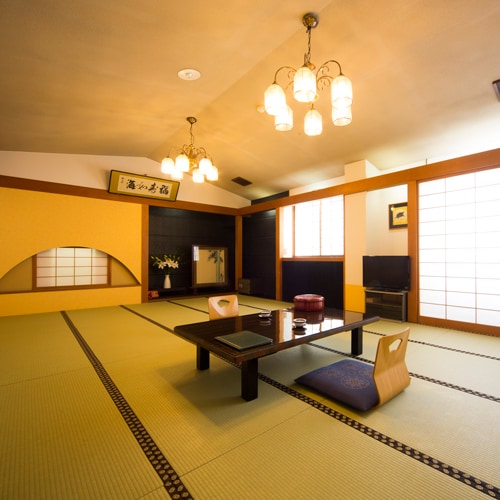 20 tatami mats between lilies