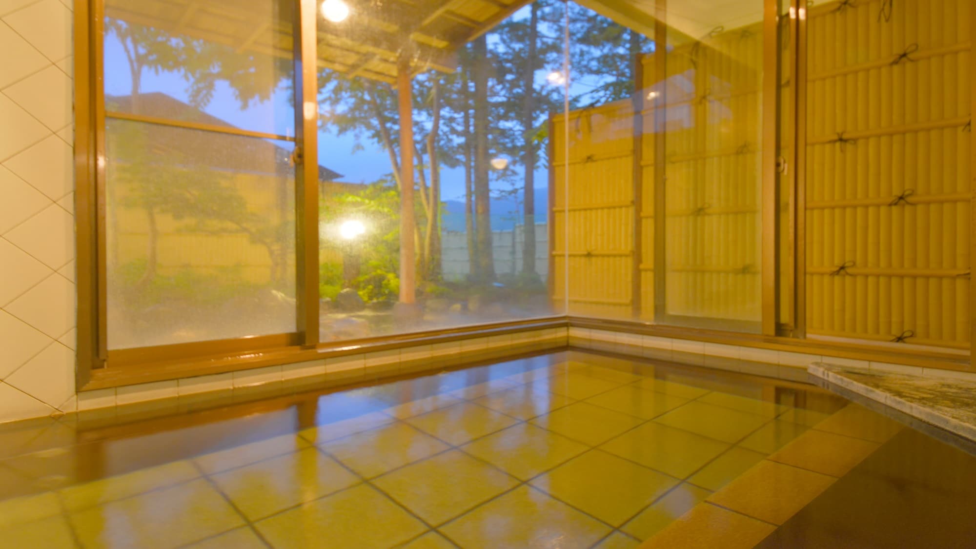 One-day hot spring Honoka Men's indoor bath