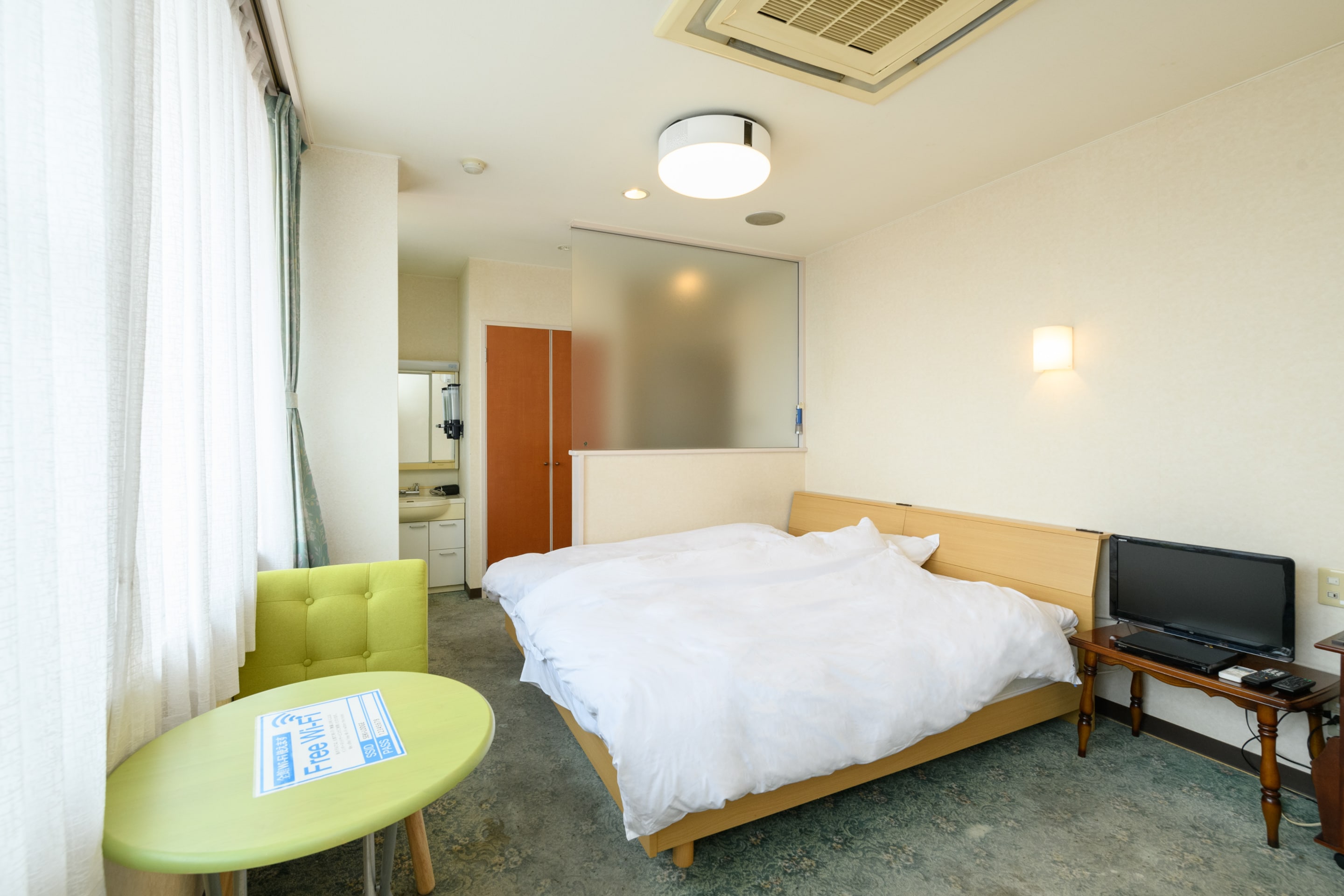 Twin room (no bath or toilet)