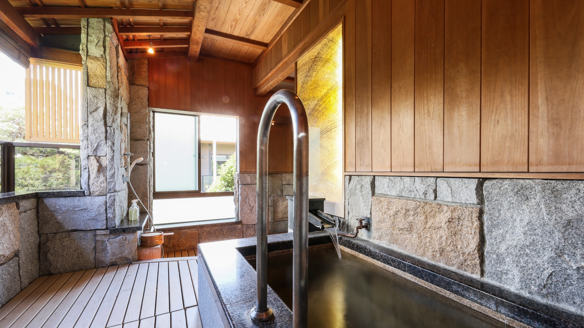 Rooms with hot spring open-air baths and semi-open-air baths overlooking the Japanese garden (all rooms have hot springs) Open-air bath ②