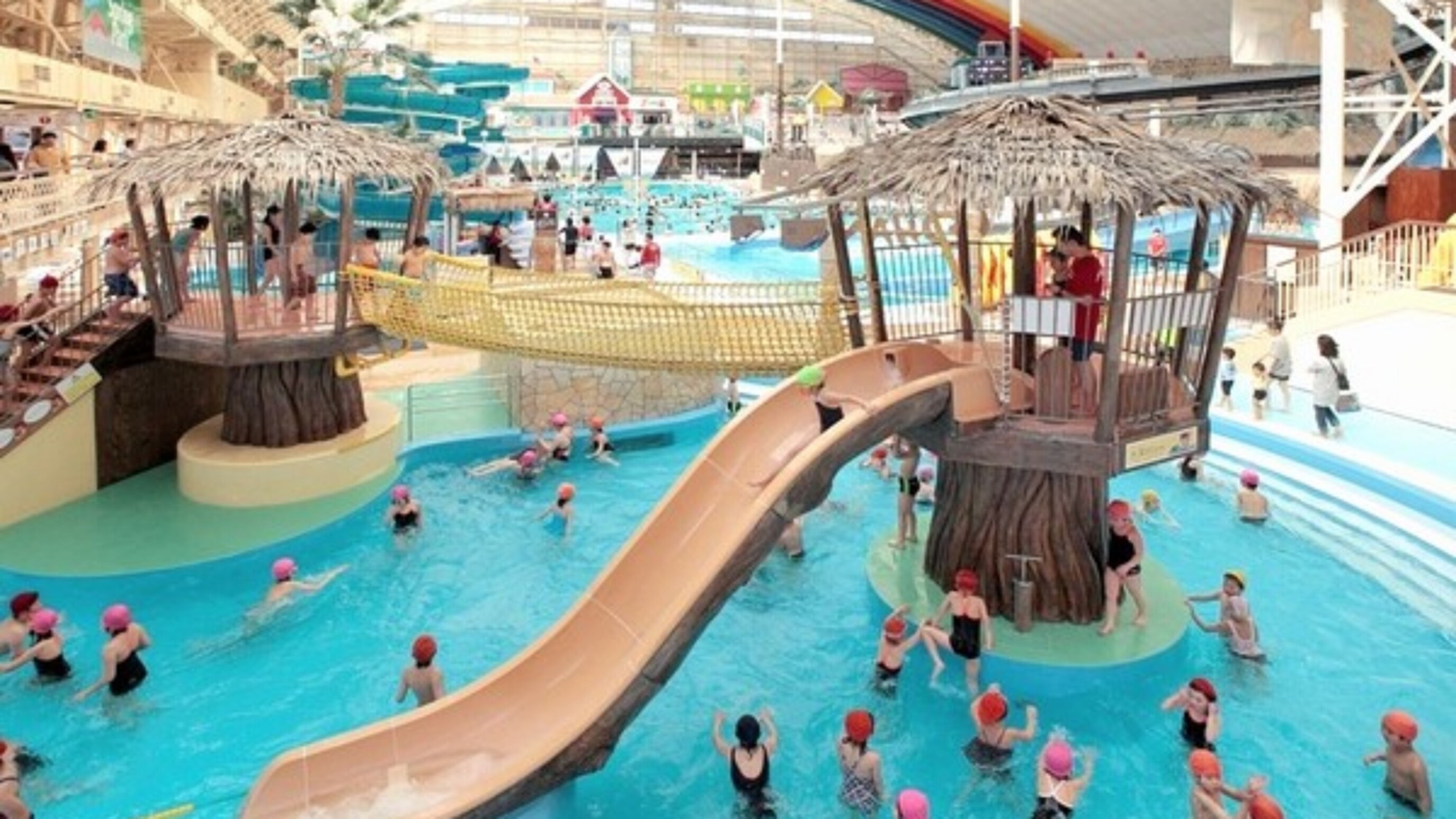 [Spa Resort Hawaiians] Cách khách sạn của chúng tôi 3 phút đi bộ đến Hawaiians