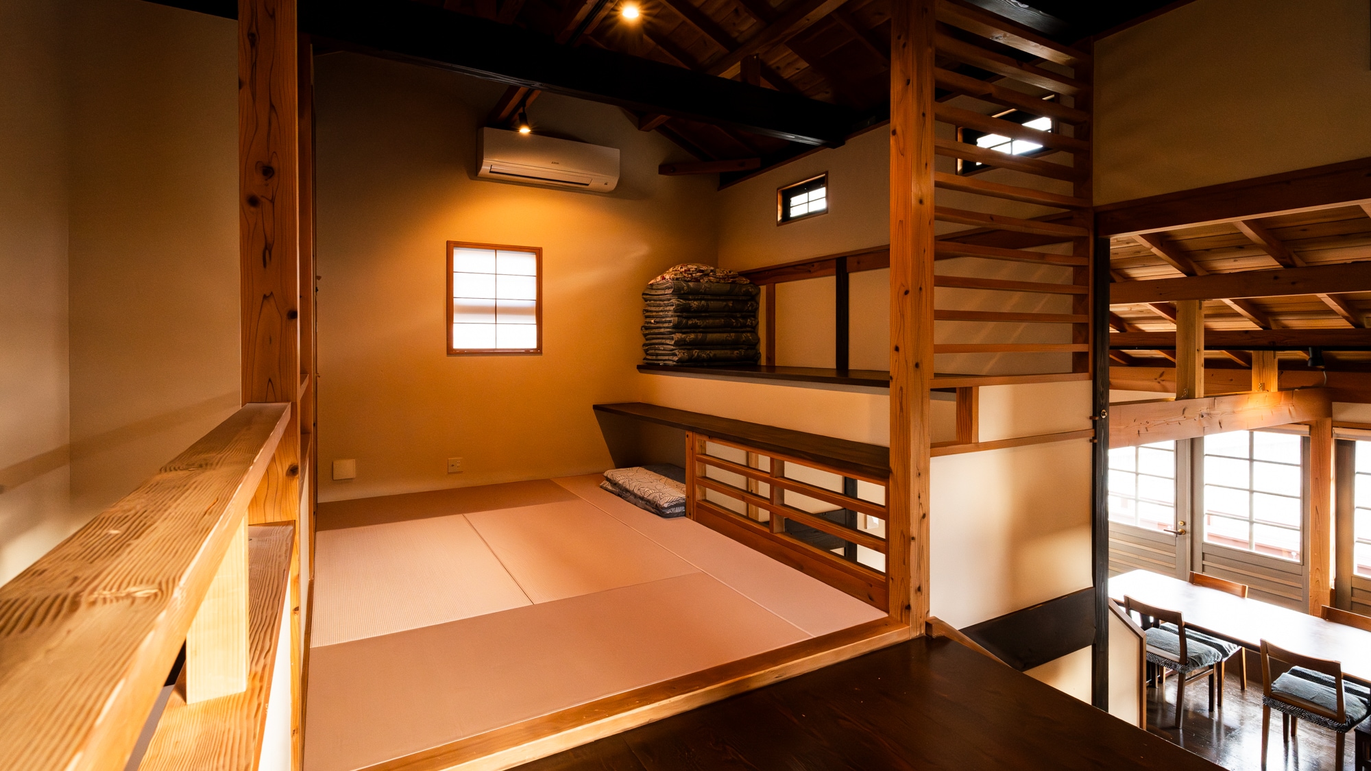 Go no Kura: This is what the first floor looks like from the second floor.