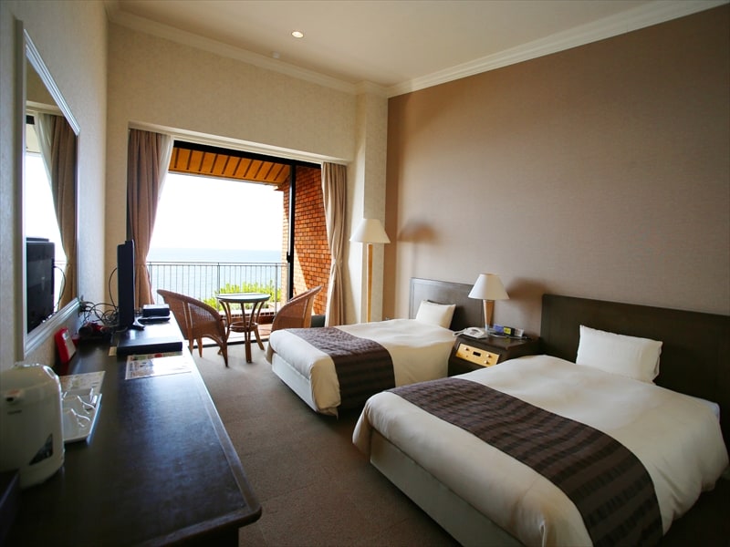 Approximately 28 square meters, semi-double twin, non-smoking rooms only