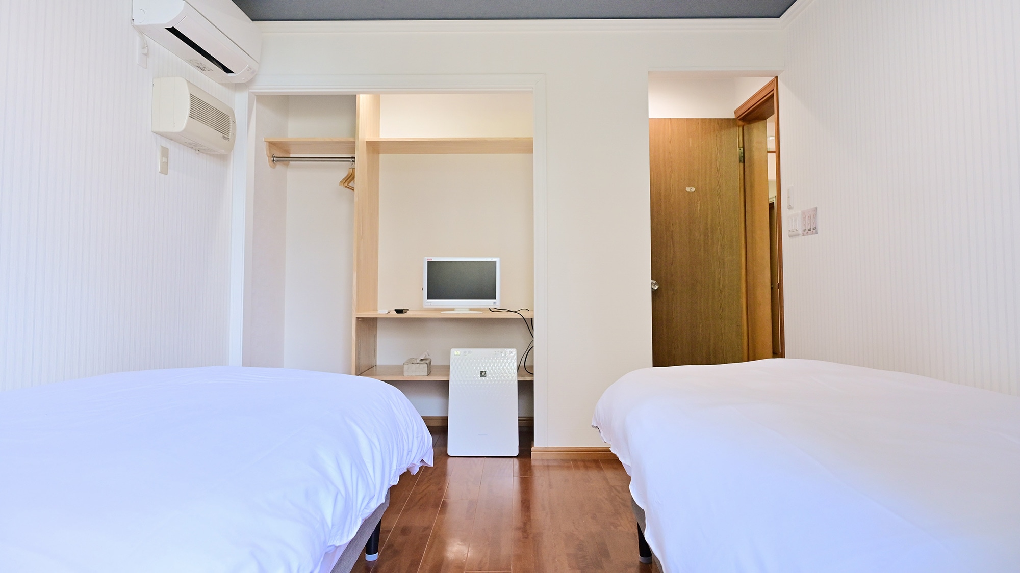 ・[Western-style room for two] Renovated in April 2024. Air-conditioned for a comfortable stay.