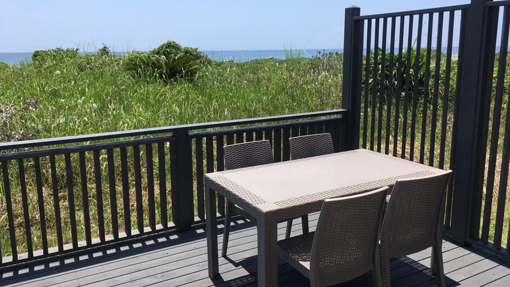 Cottage wood deck
