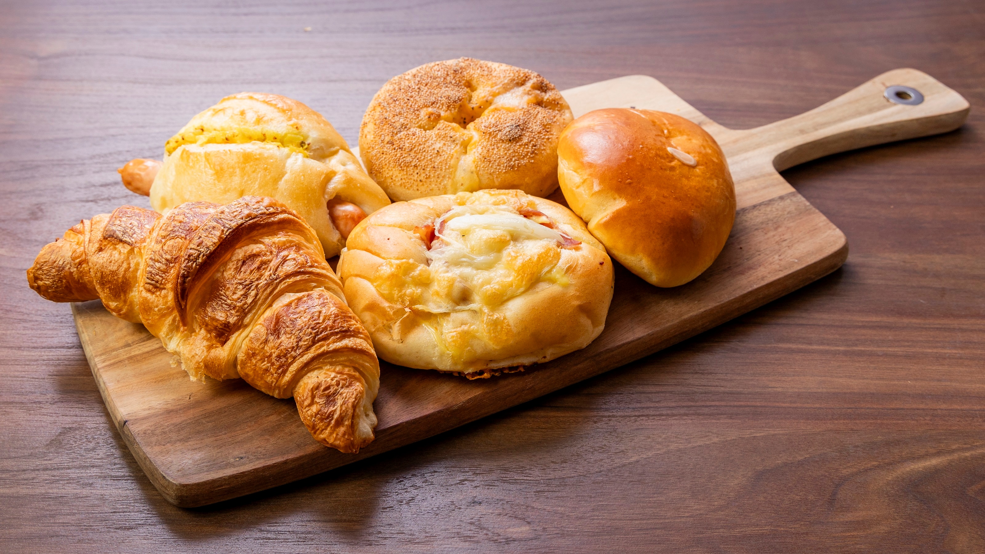 Kotak Croissant Sarapan (gambar)