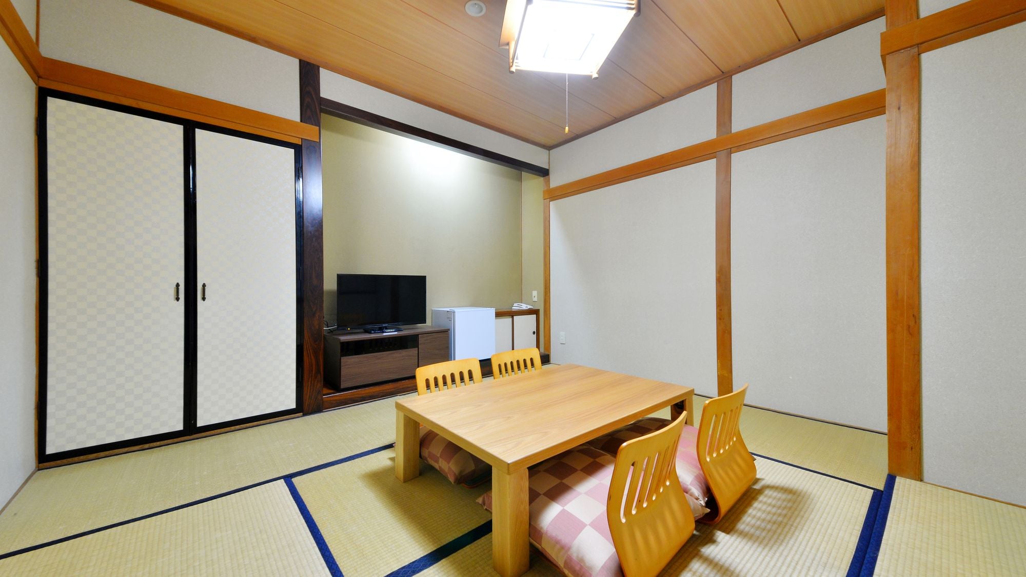Japanese-style room B (7.5 tatami mats)