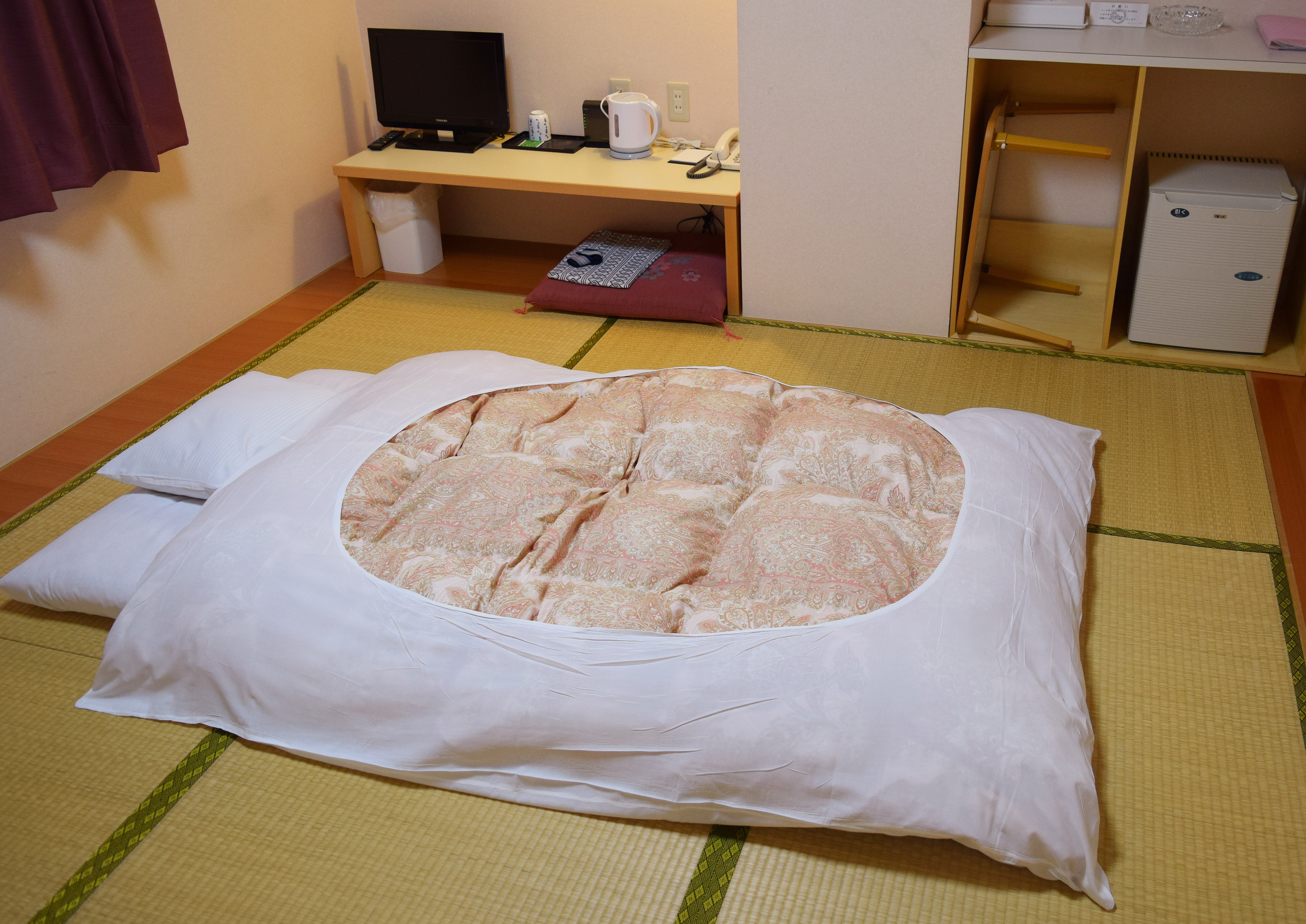 Japanese-style room