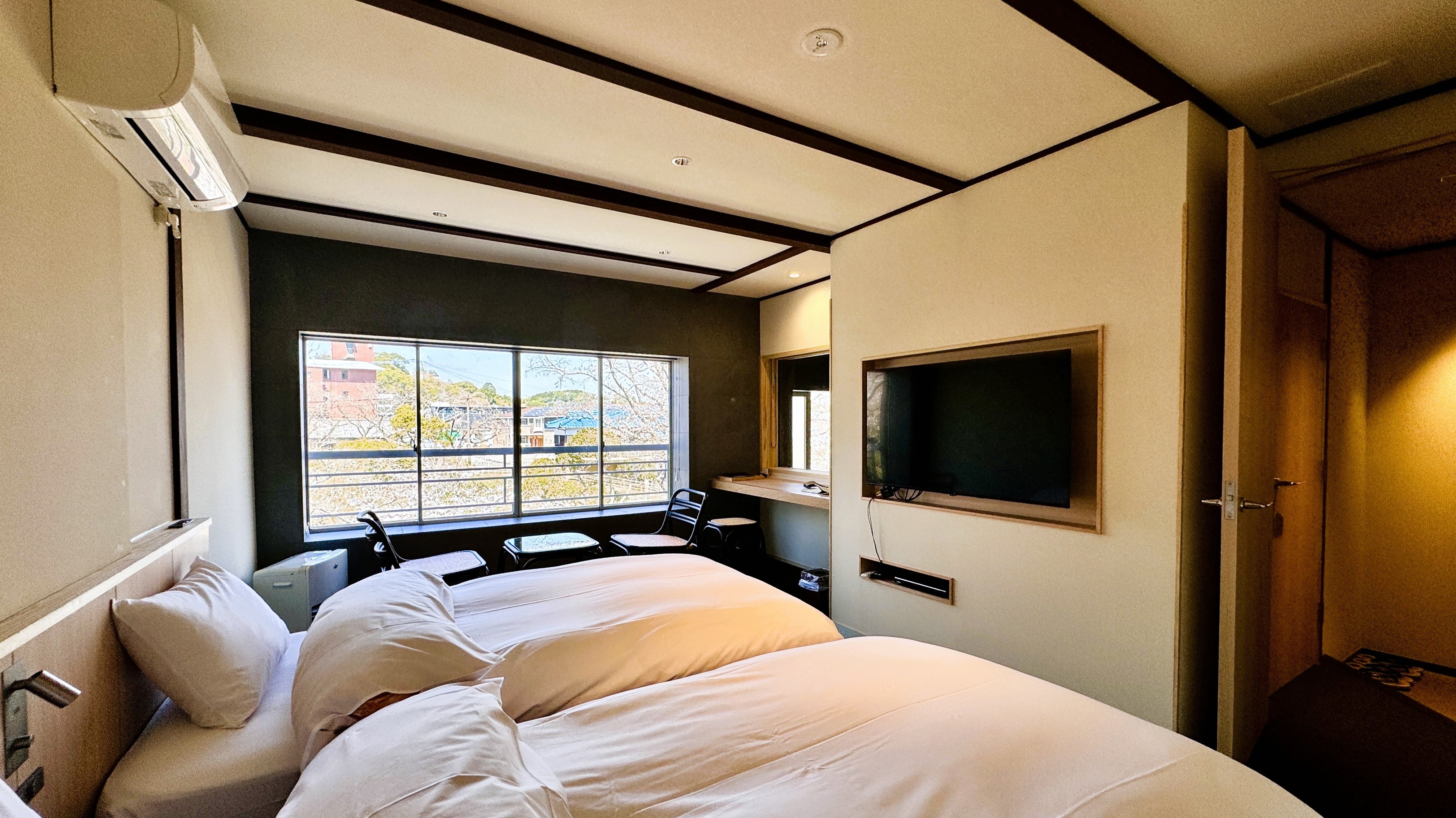 Superior Japanese-Western room with hot spring "Shirakaba"
