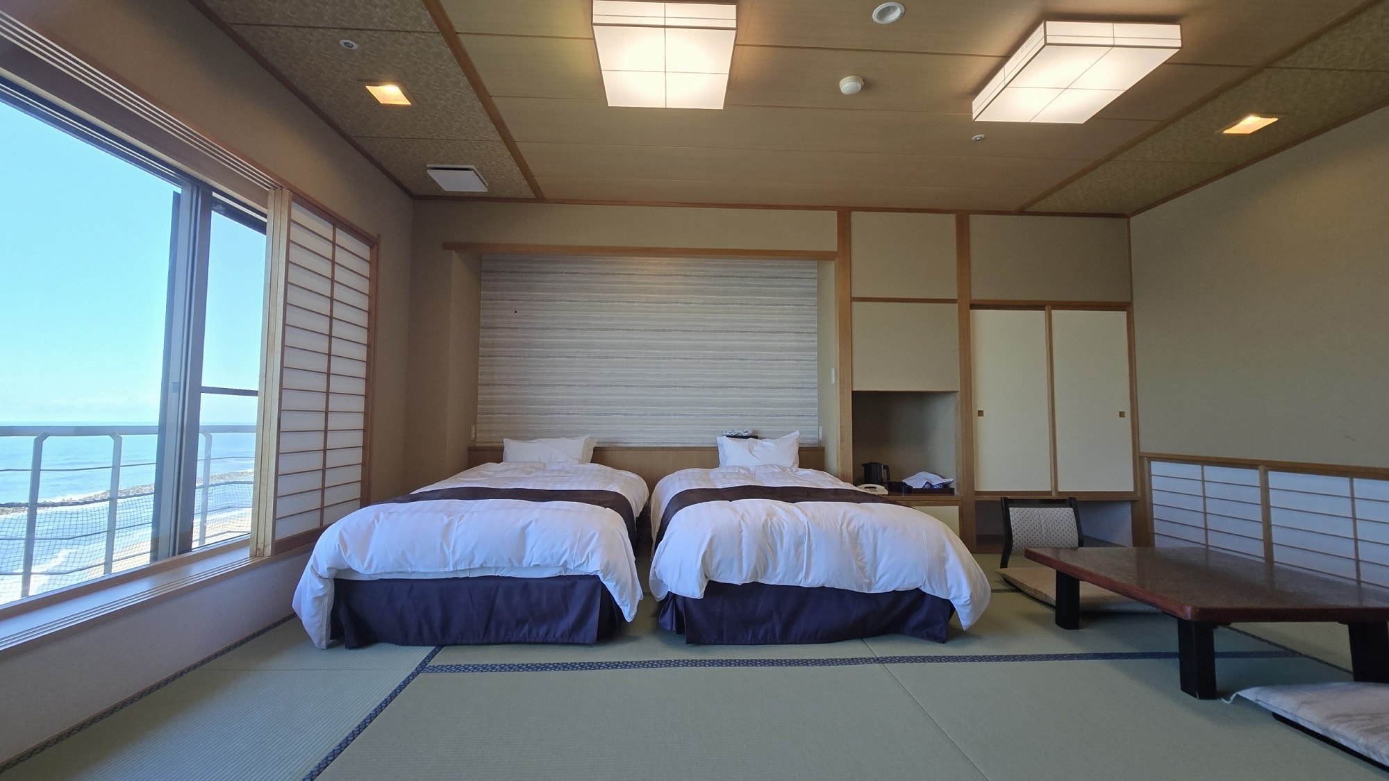 Ocean view guaranteed Kaitenrou floor 13 tatami mats "Soyokazekan Japanese style bedroom" 5th and 6th floors