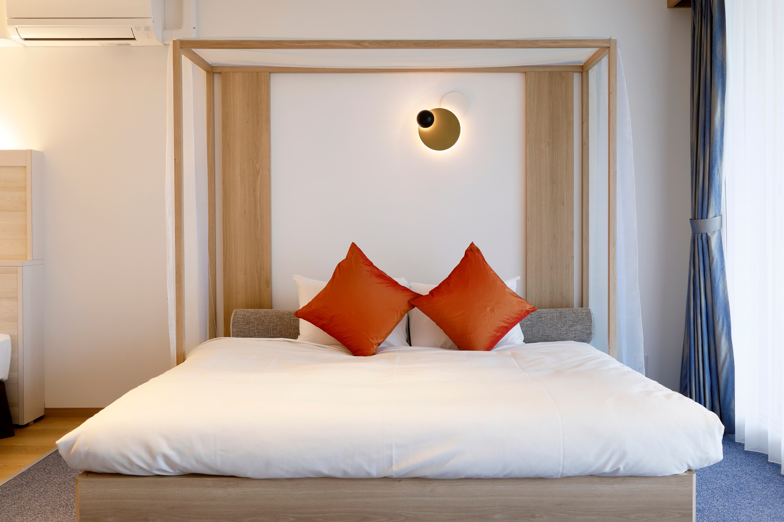 [Main Building/Executive Room B Type] A spacious daybed is also provided.
