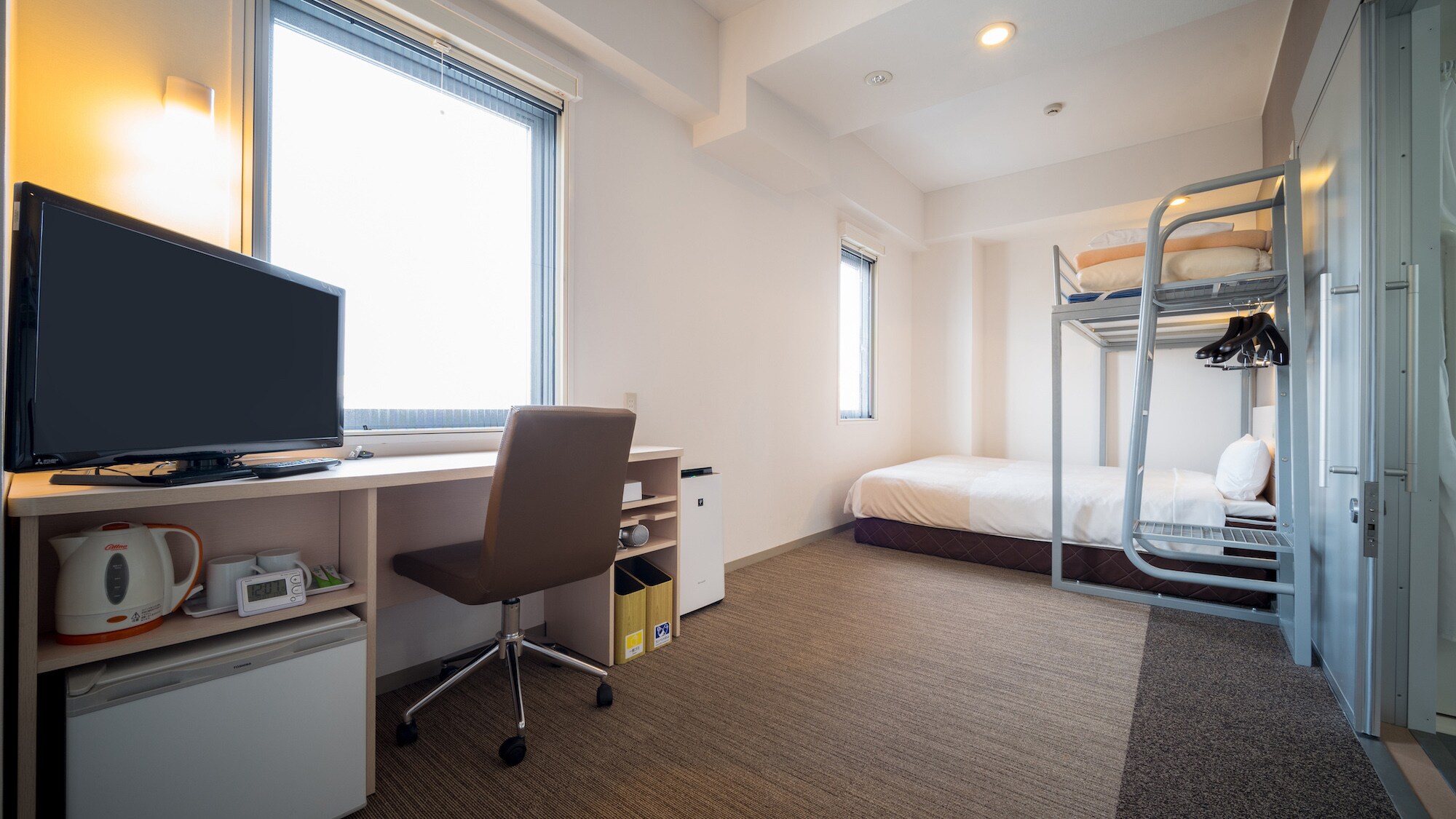 The spacious design makes it easy for wheelchair users to move around.