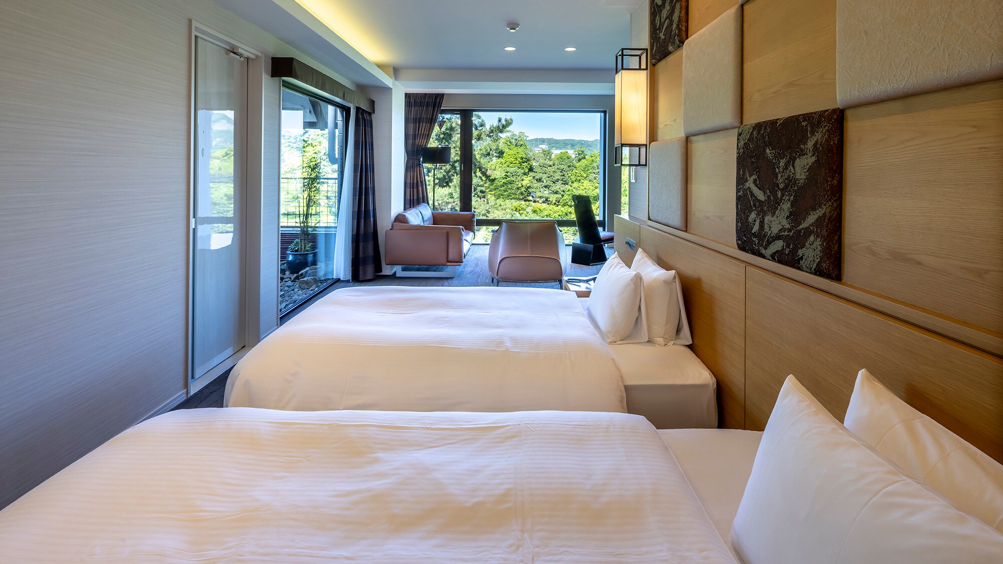 "ริเวลท์ สวีท"