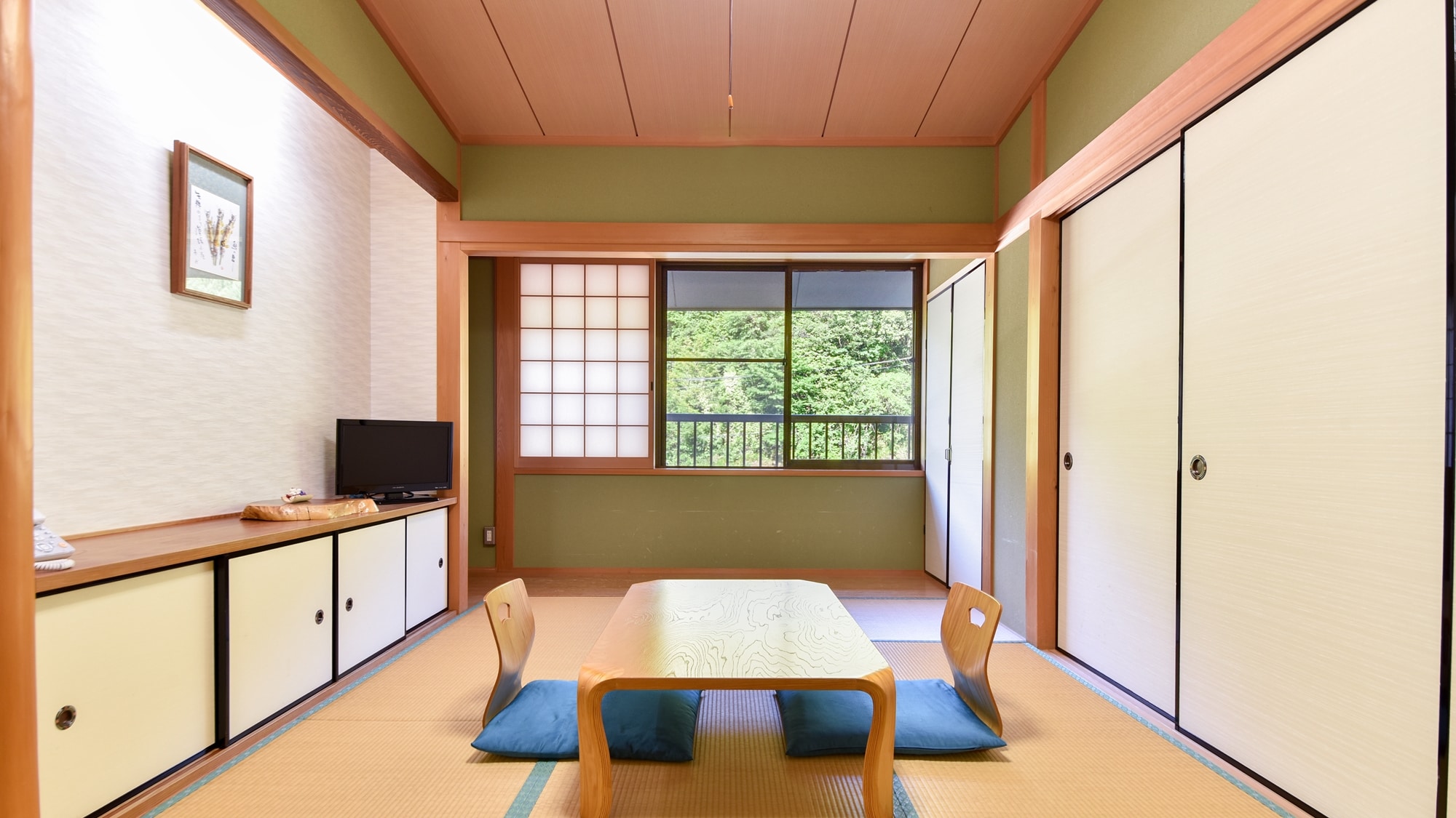 *[Contoh ruangan bergaya Jepang seluas 7,5 tatami)] Ruangan bergaya Jepang yang menenangkan dibuat menggunakan cemara dari Ryujin.