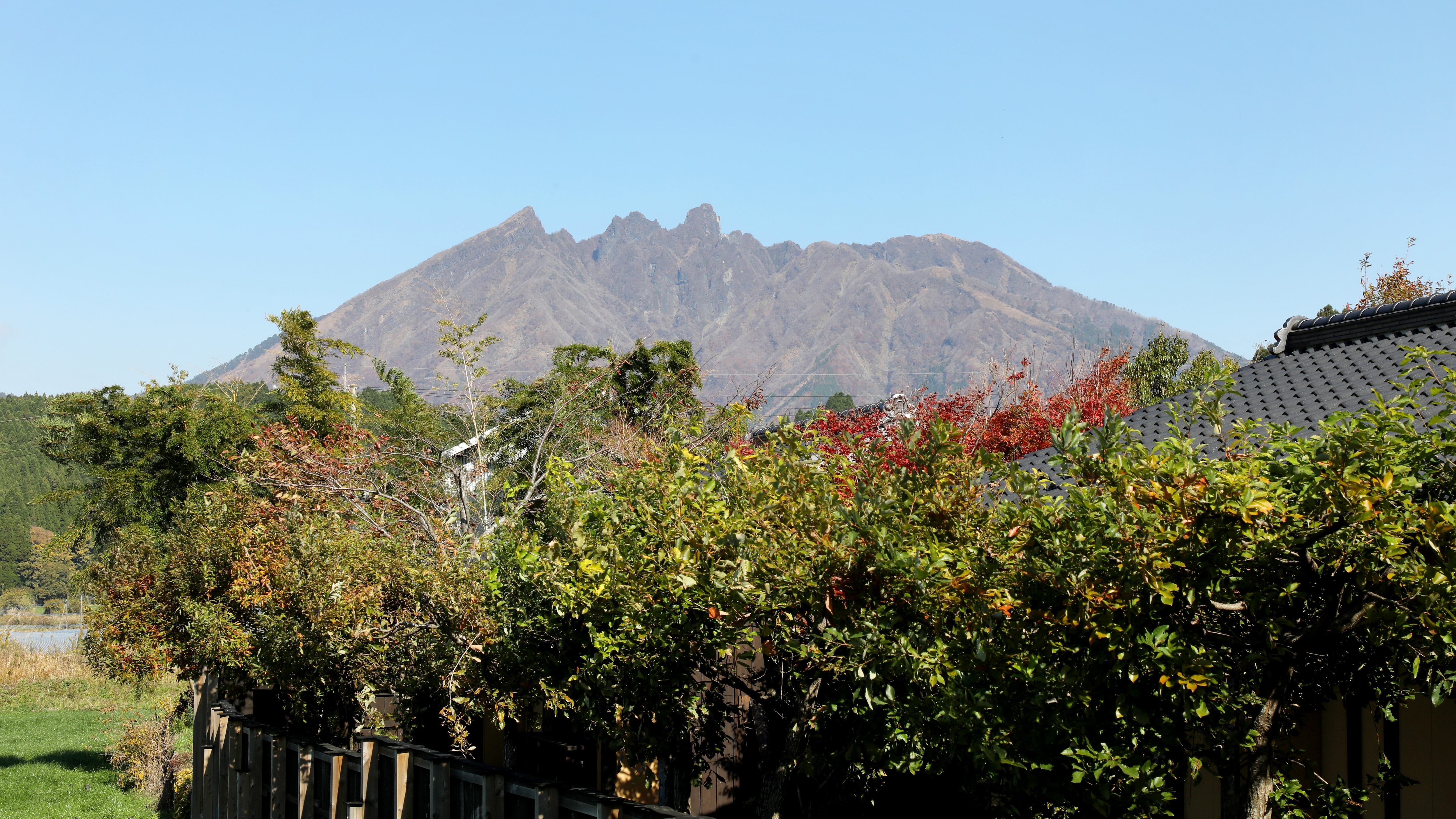 从旅馆眺望猫岳