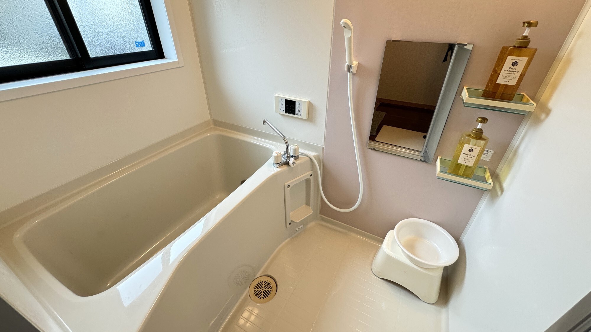 [In the building] Bath (for women)