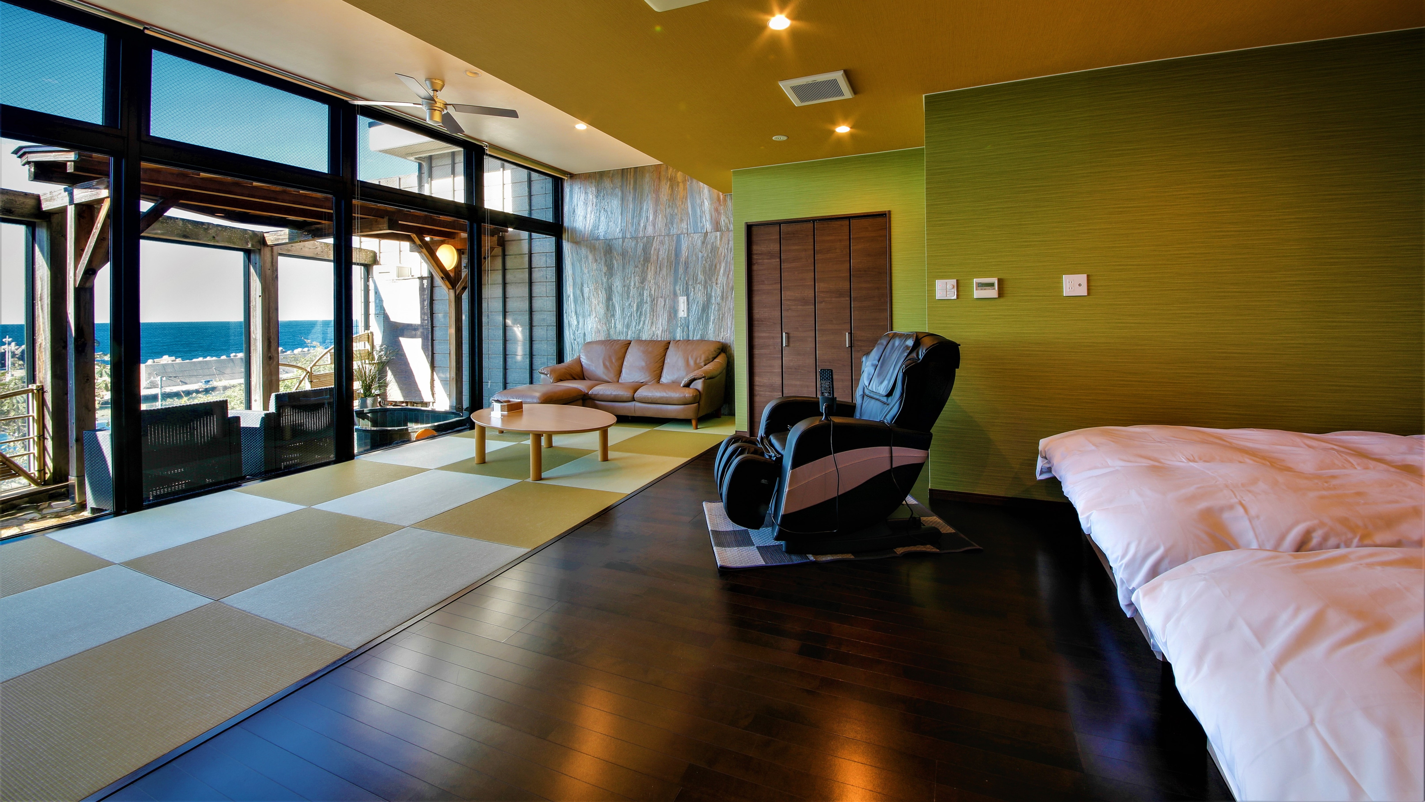 [Special Room Fukkou no Ma Umi] (Limited to one group per day) Enjoy a relaxing time overlooking the majestic Sea of Japan and Taiza Port.