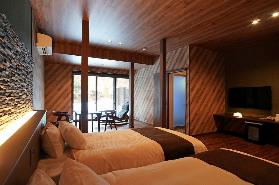 Rooms with semi-open-air baths
