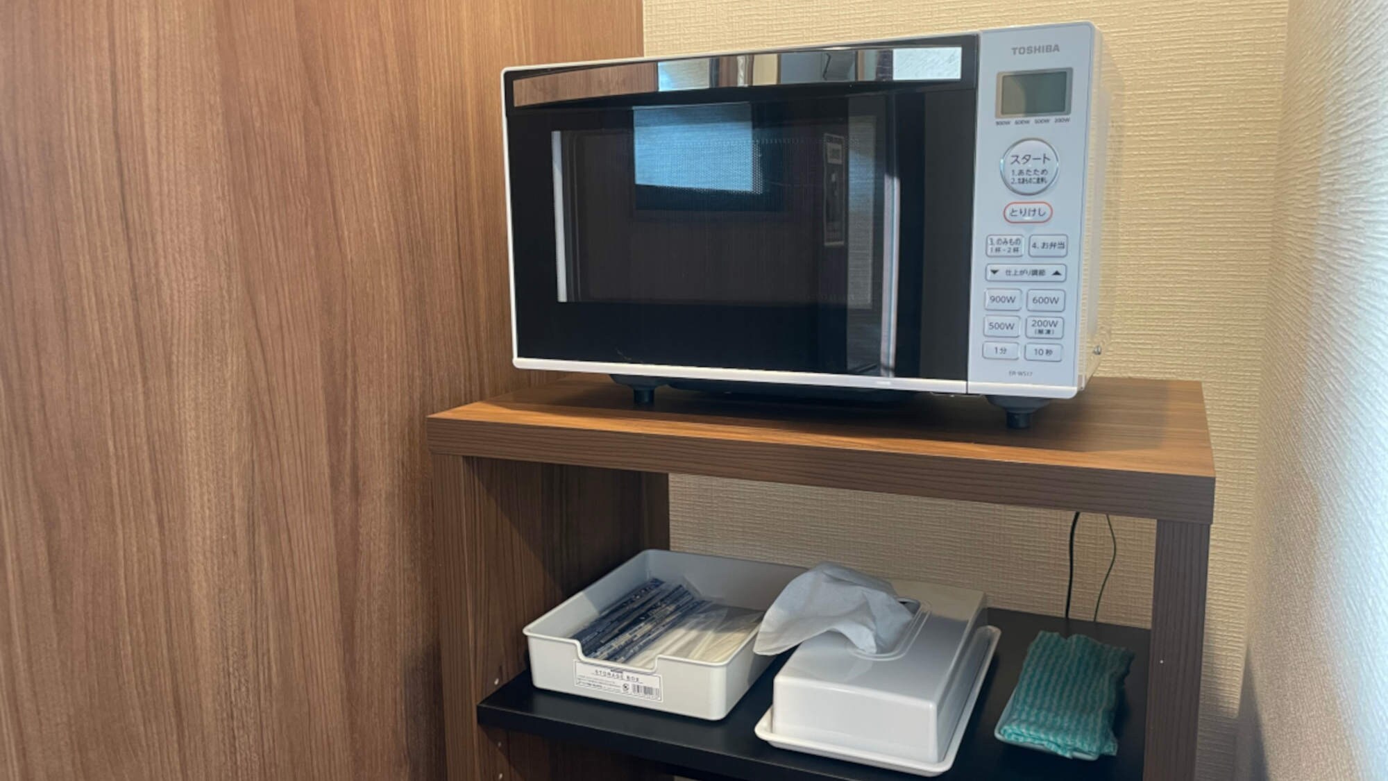・There is a microwave oven in the common area on the first floor.