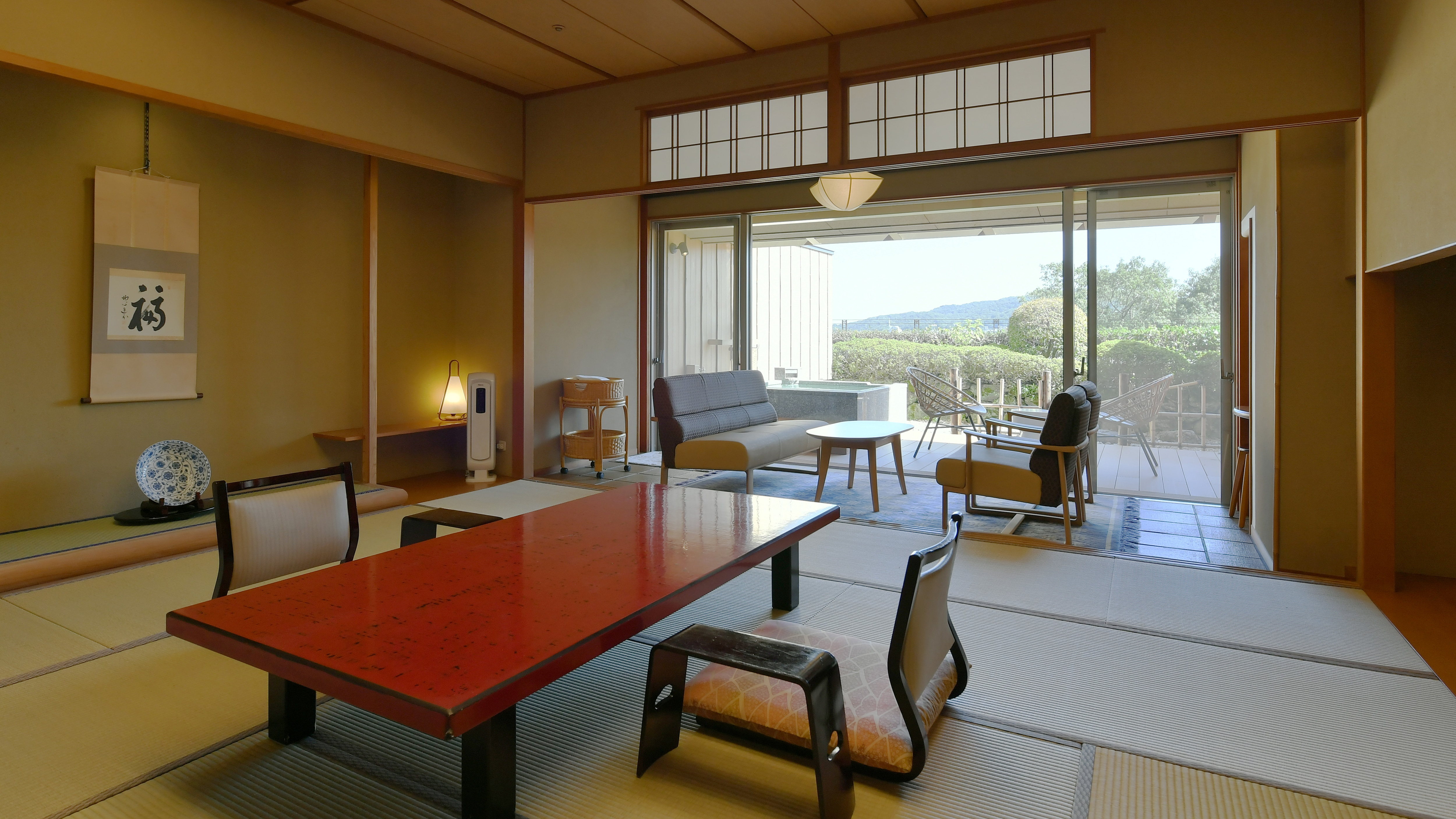 Japanese-style room with 12.5 tatami mats and an open-air bath (hot spring: circulating filtration type)