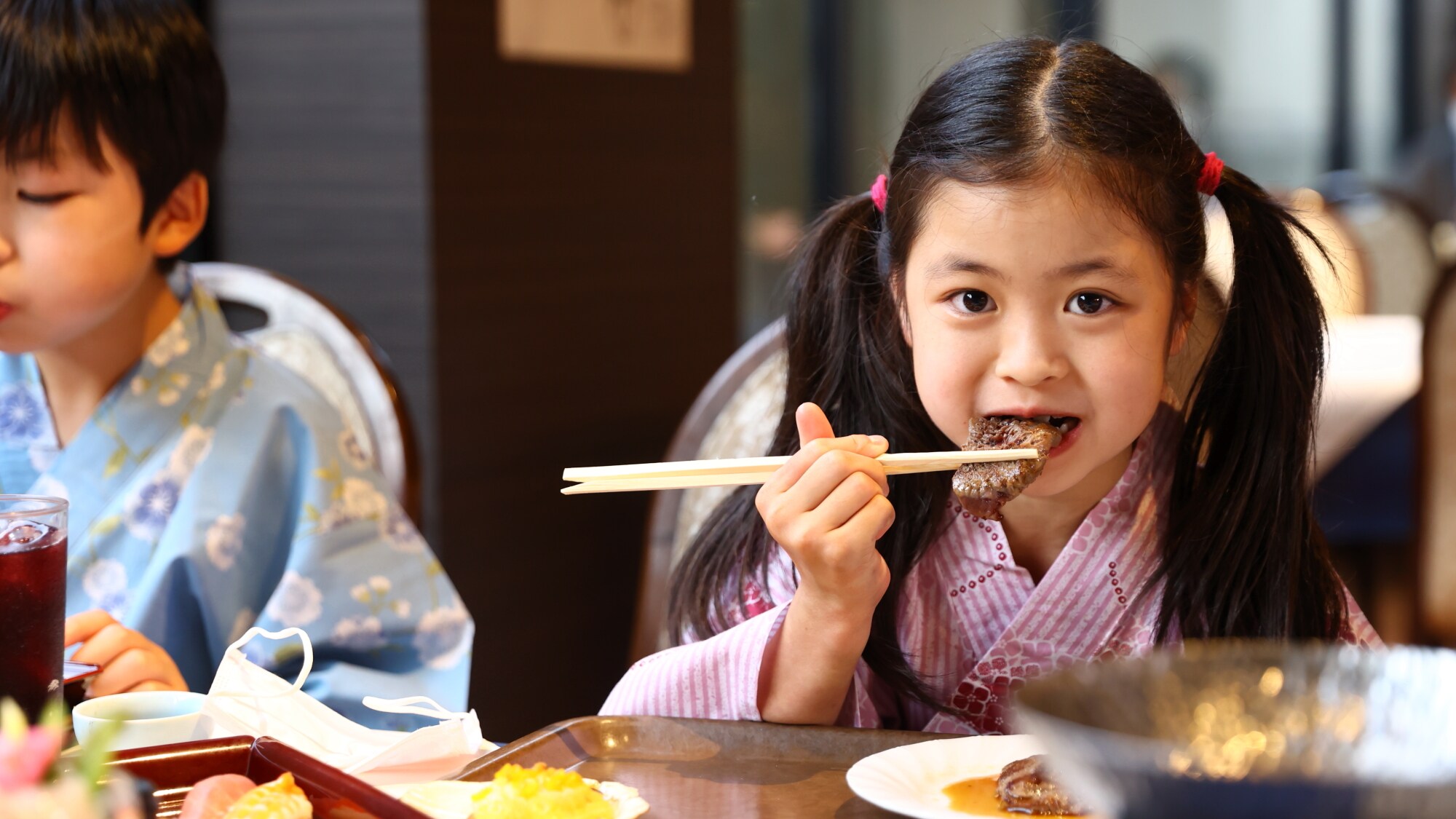 “Hotel Fuji Original Buffet” sangat populer di kalangan anak-anak.