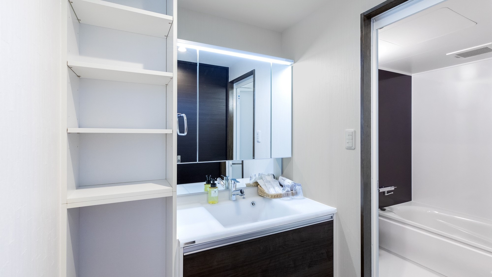 Washroom & bathroom