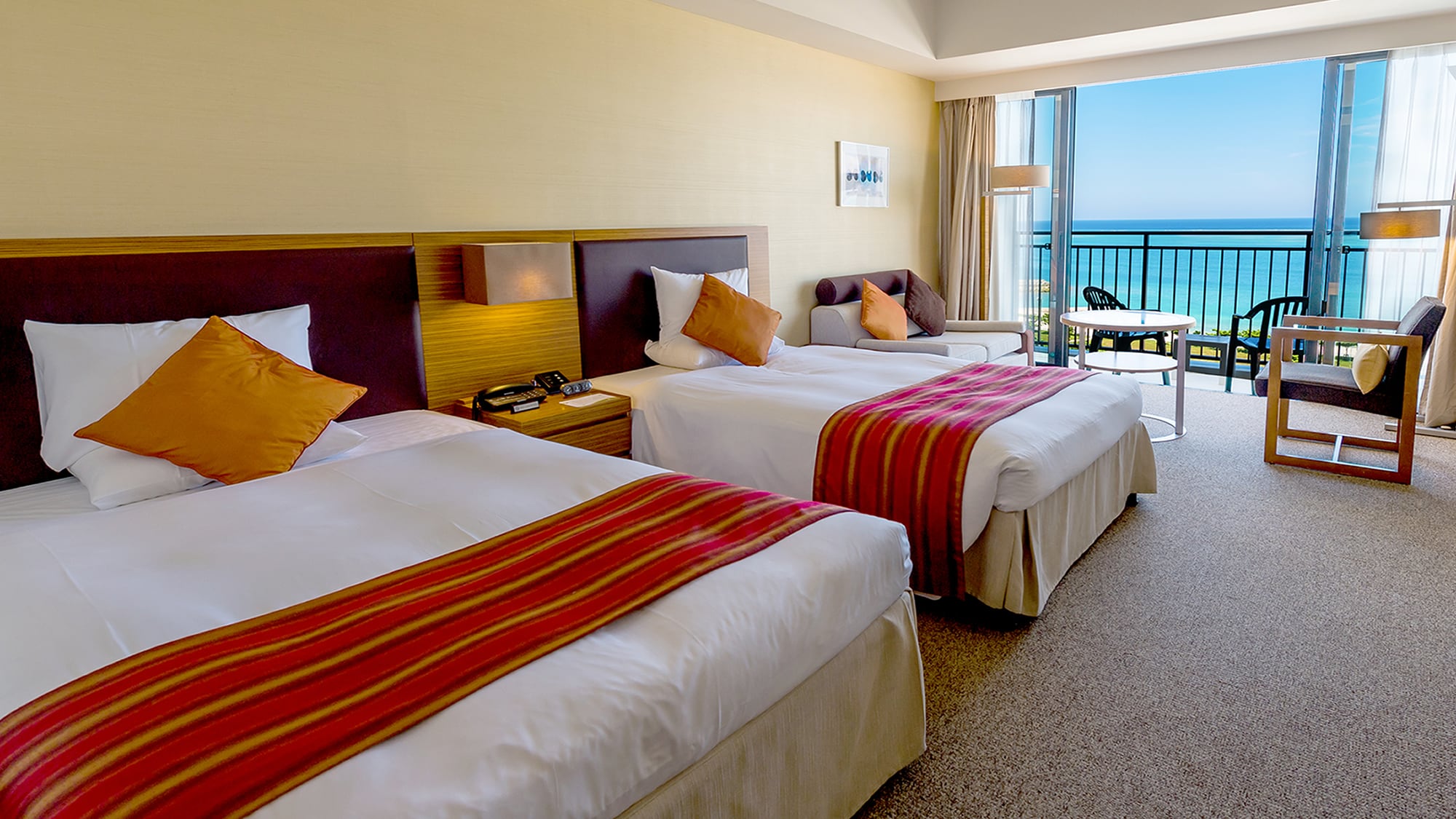 ■ An example of a deluxe ocean room on the 6th to 7th floors
