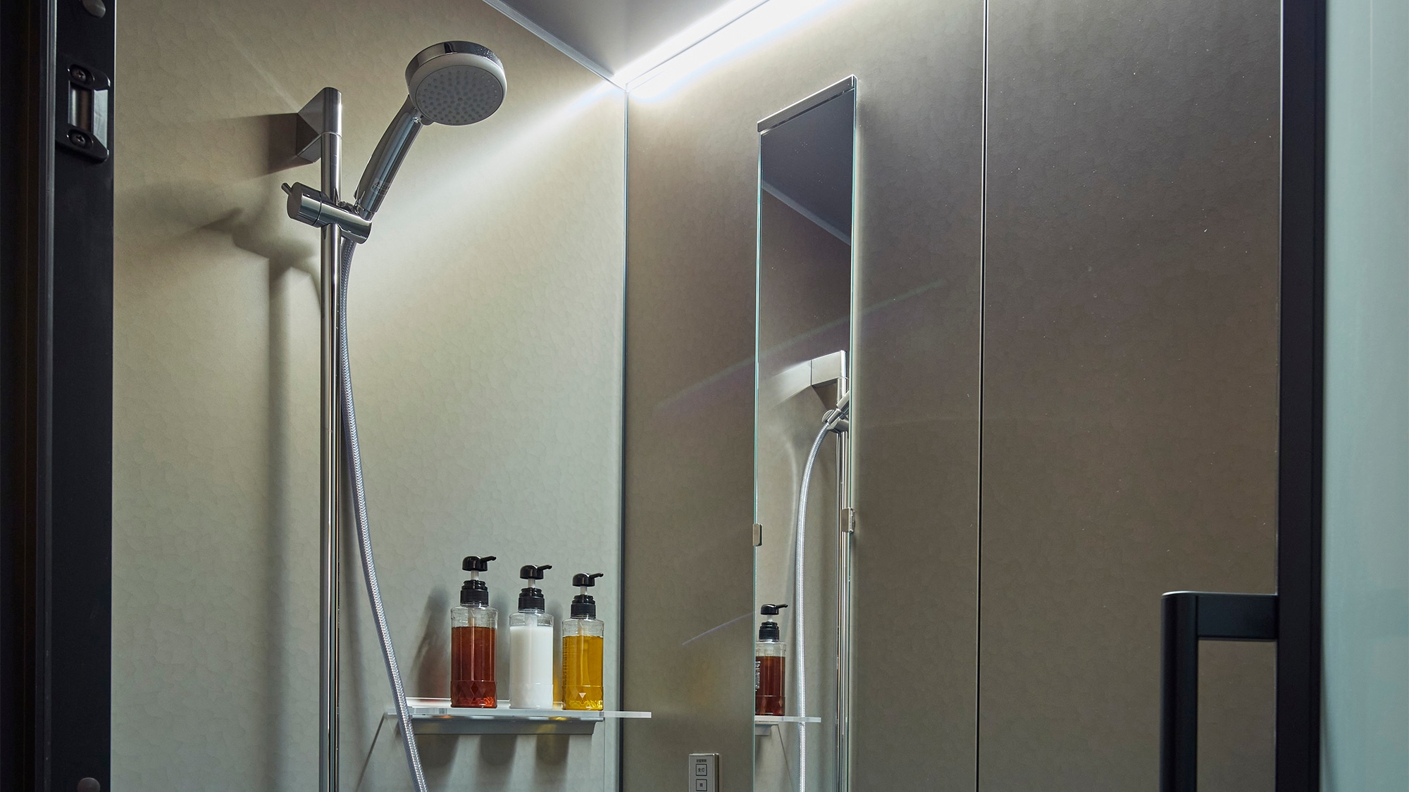 Shower booth
