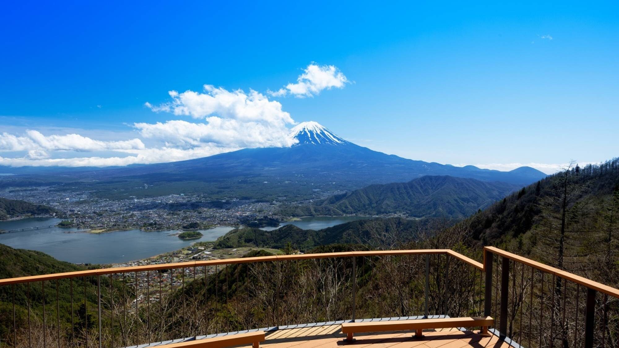 前往可觀賞富士山和河口湖美景的新觀光景點「FUJIYAMA Twin Terrace」！
