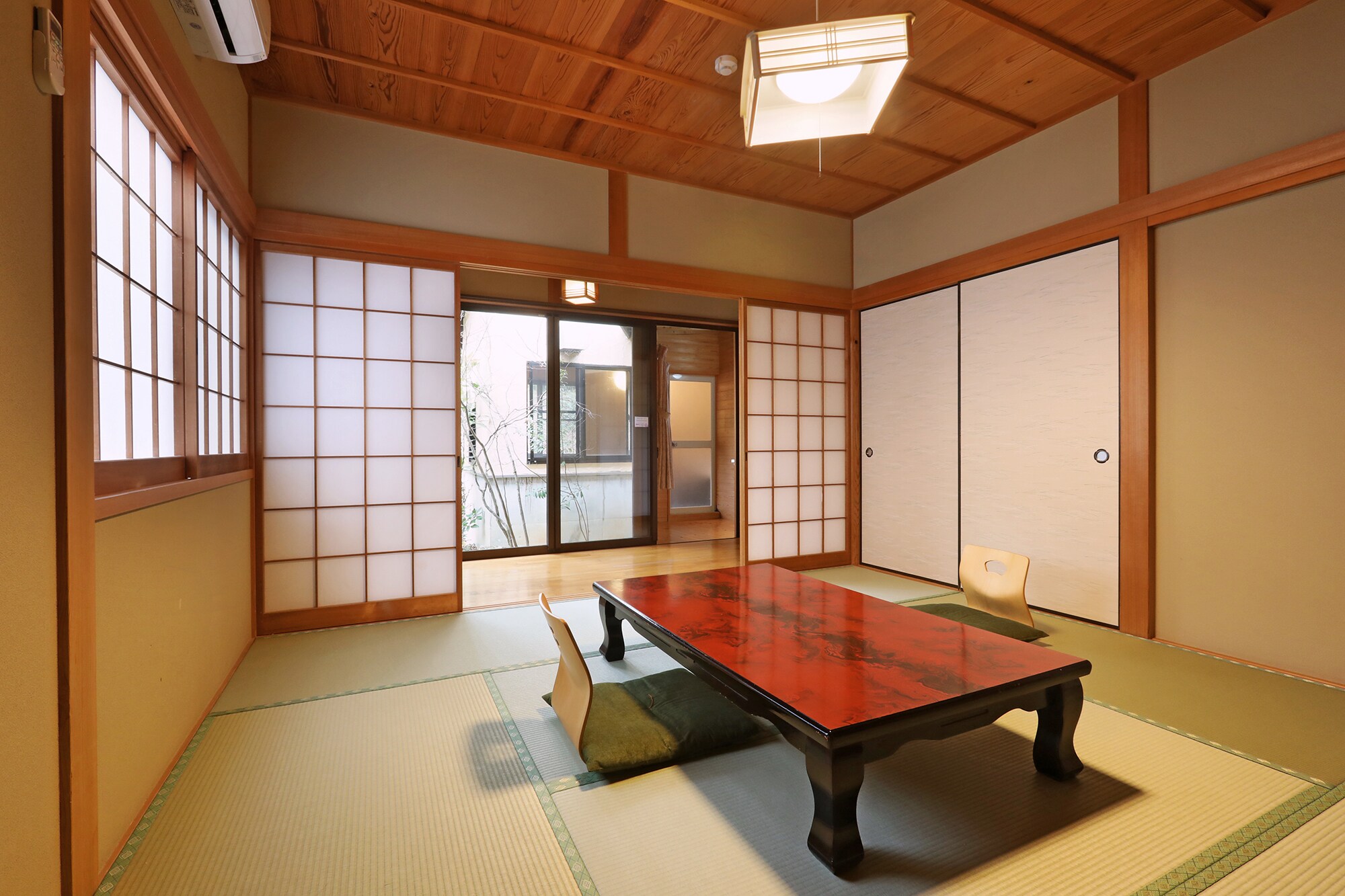 Room 8 tatami mats with indoor bath