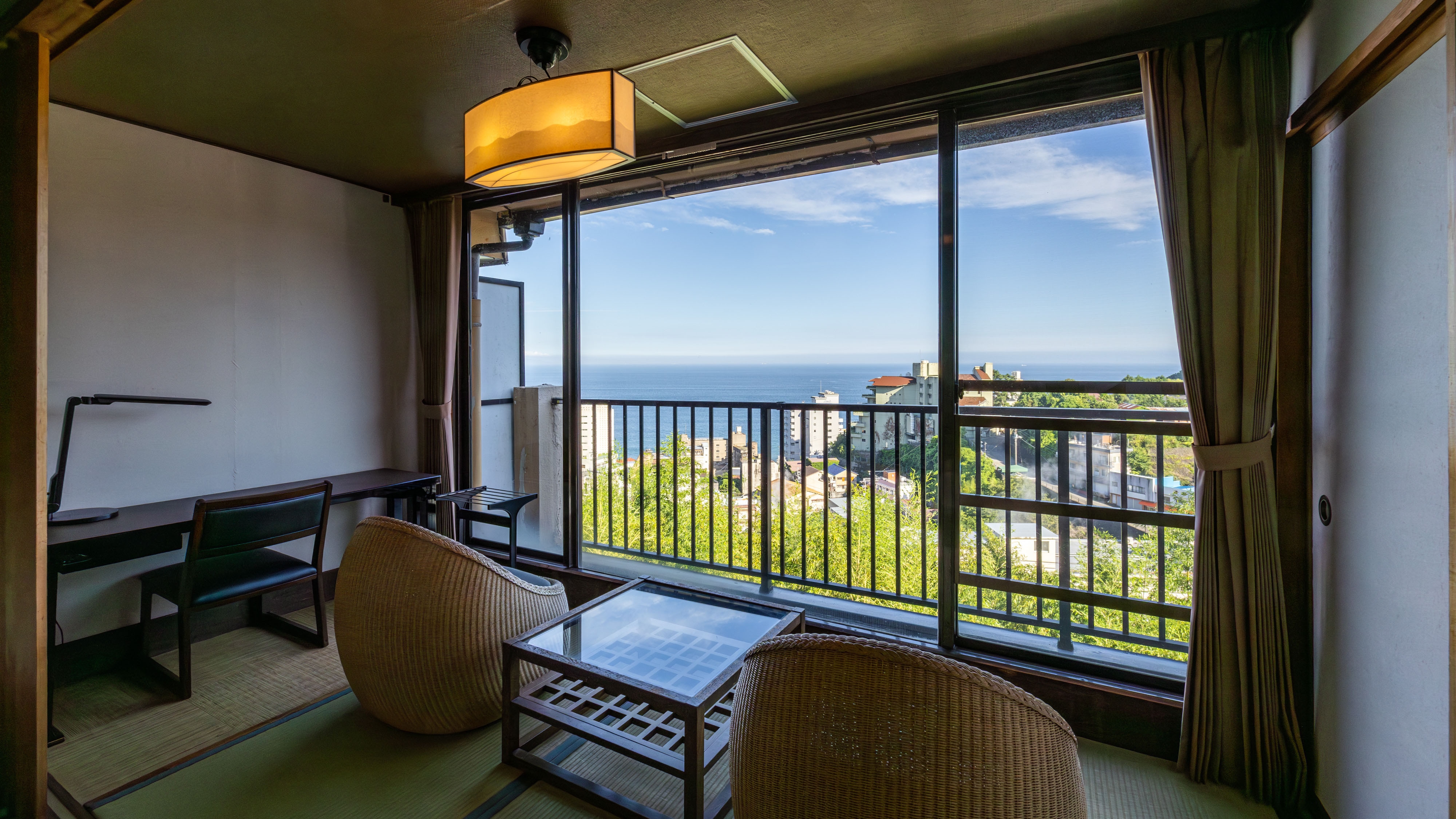 眺望大海的帶露天浴池的客房“Aqua Light Bath”