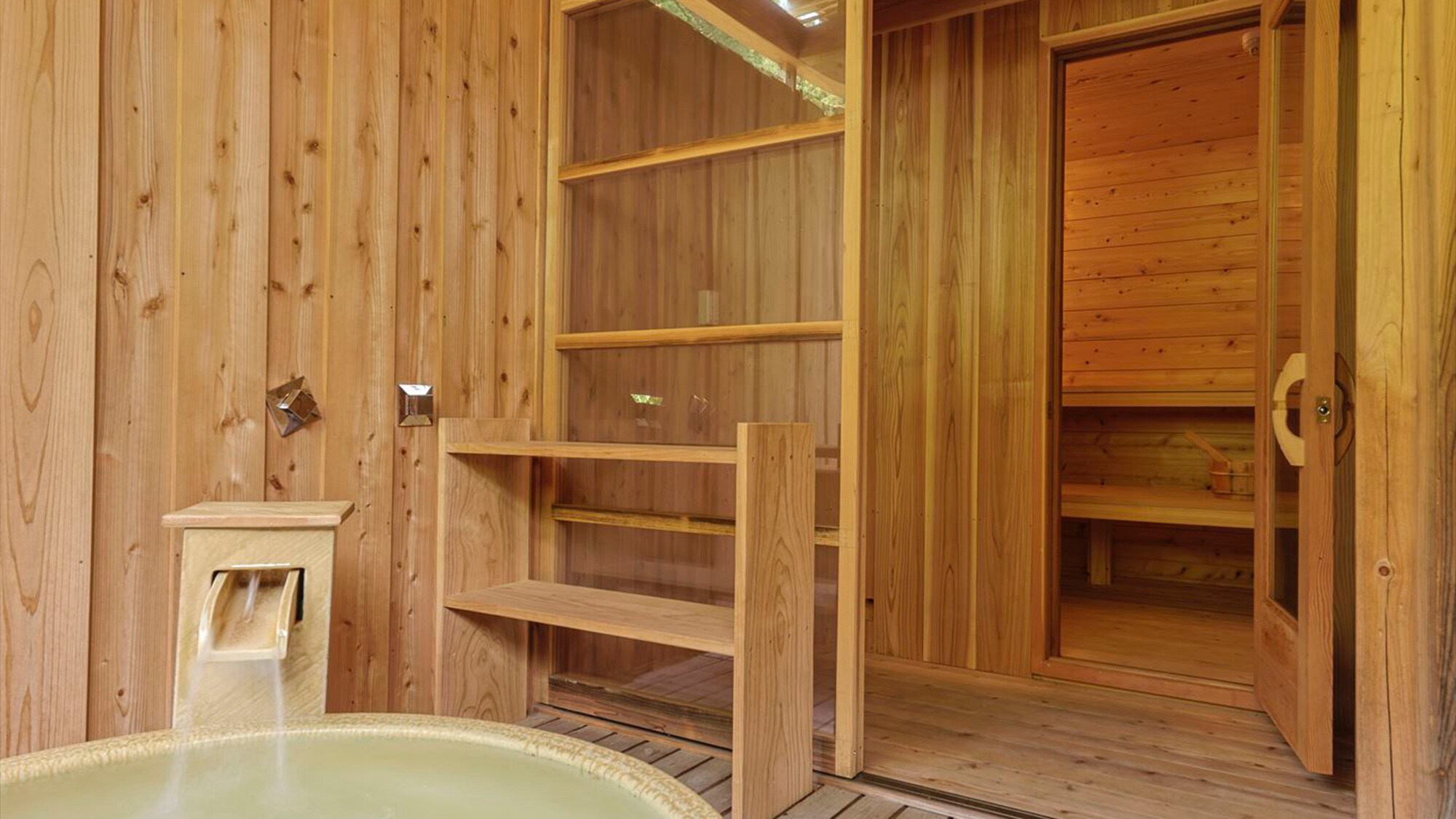 [附桑拿] 小屋 | 2R，半露天浴池