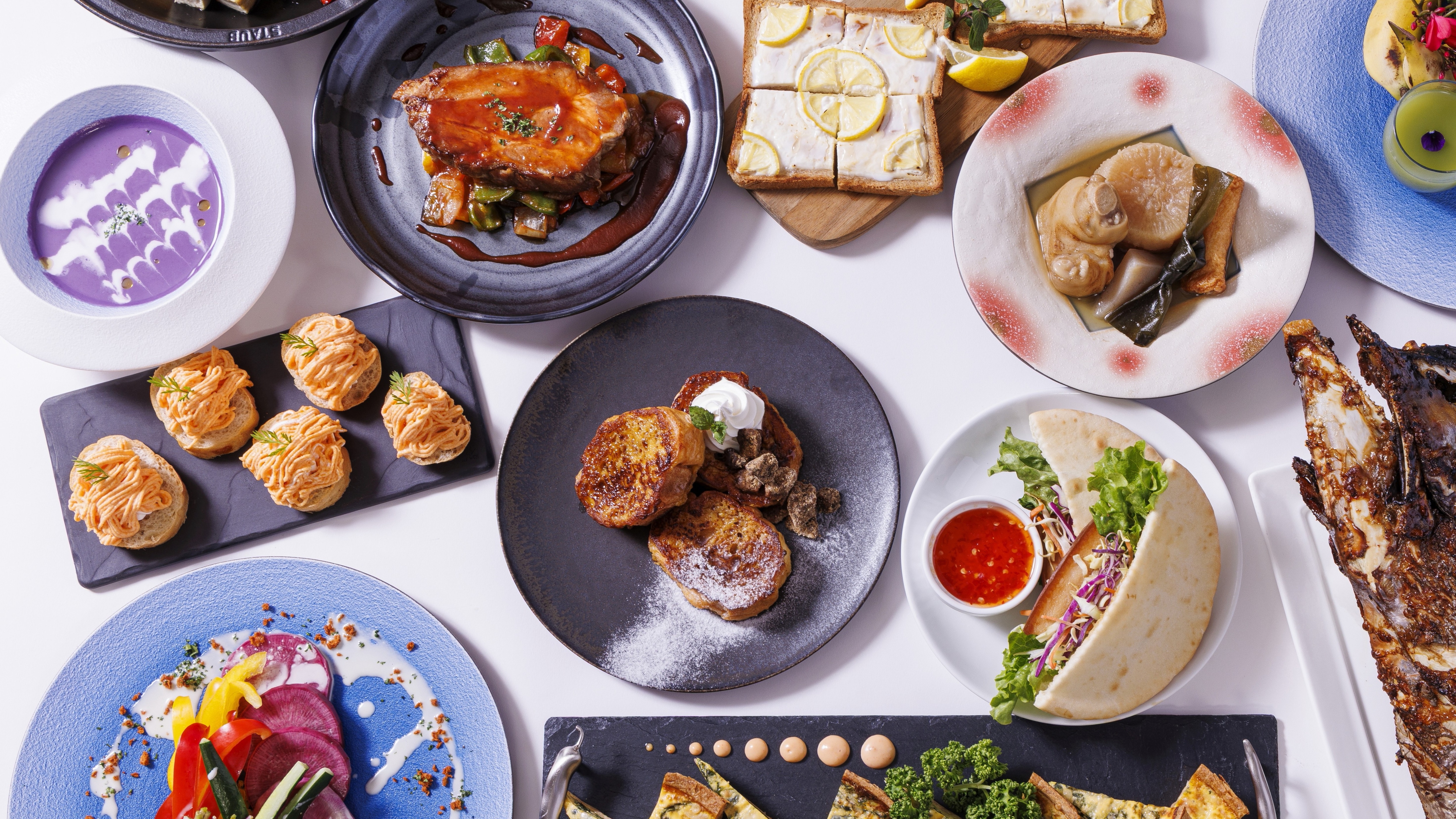 【早餐】「世界自助餐角」每月提供各種世界各地的代表性菜餚。