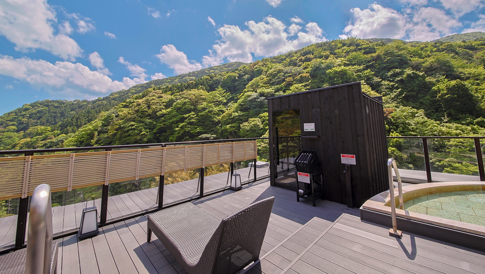 [Sauna] Relaxing while enjoying the blue sky and the nature of Oku-Yugawara is a special experience.