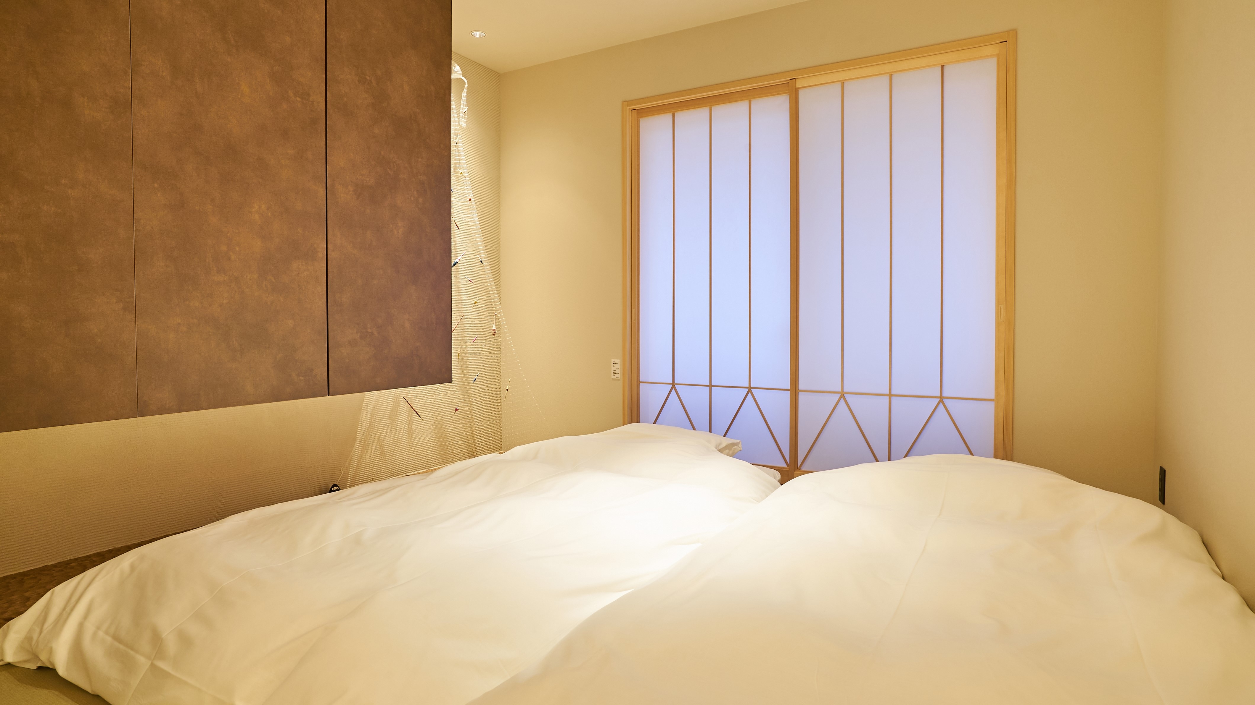 [Room 01 Meboso] We can also provide two futons in the tatami space.