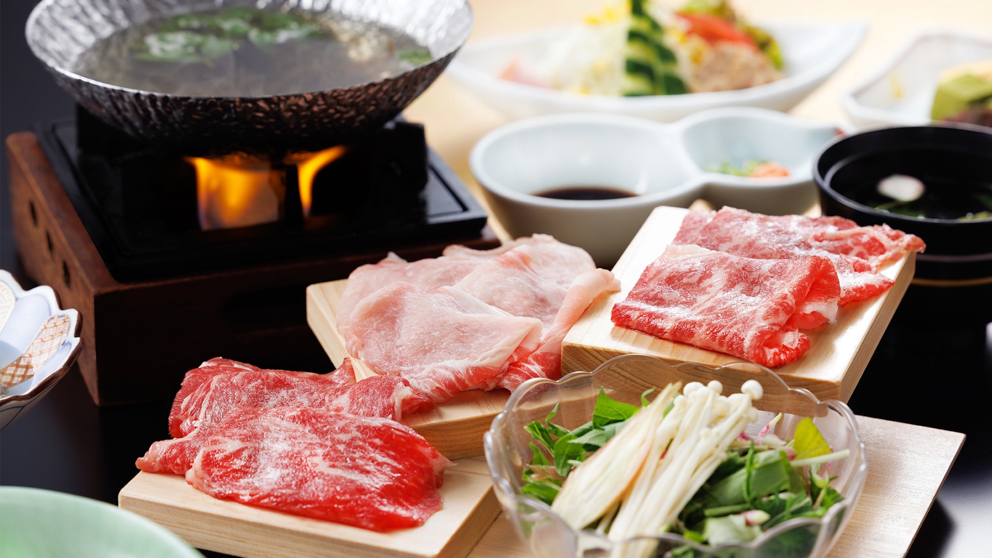 Paket Shabu-Shabu Daging Sapi Hitam dan Babi Persik ala Jepang