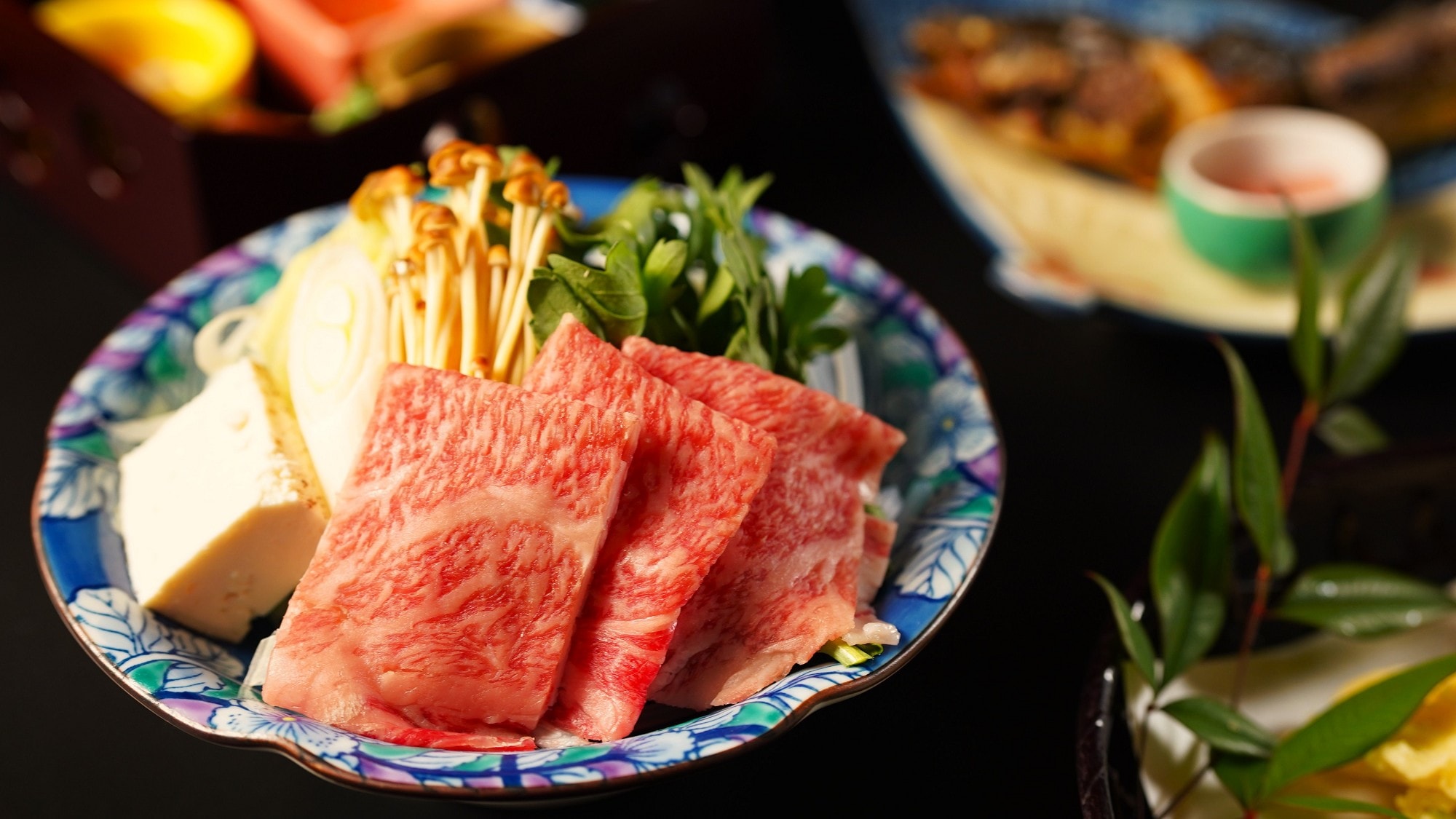 晚餐套餐包括信州牛肉壽喜燒。