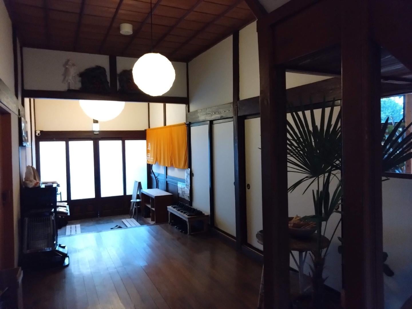 森長サウナ ロビー朝.JPG