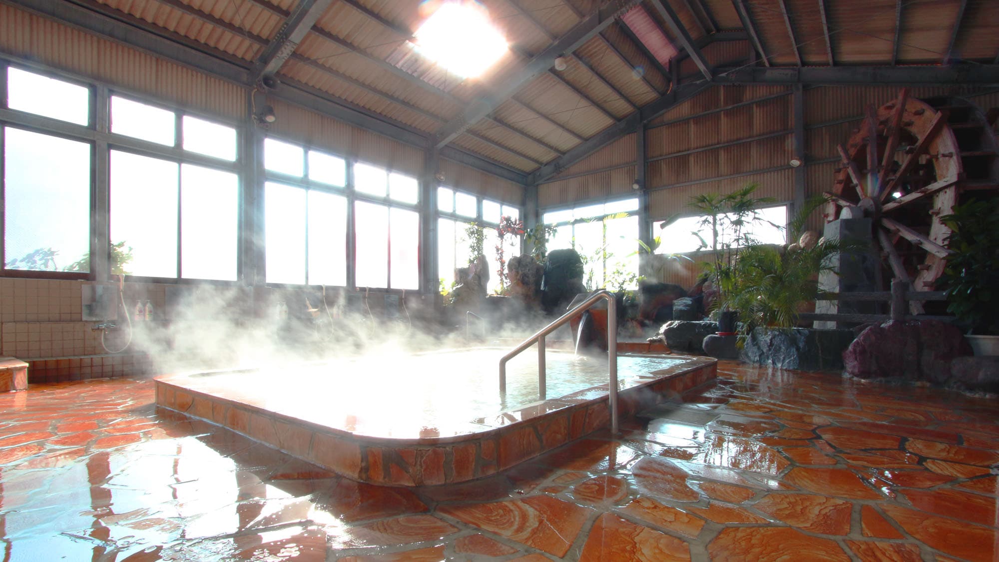 Please enjoy the quality of Kyomachi Onsen's spring waters. We offer a large bath where you can relax and soak.