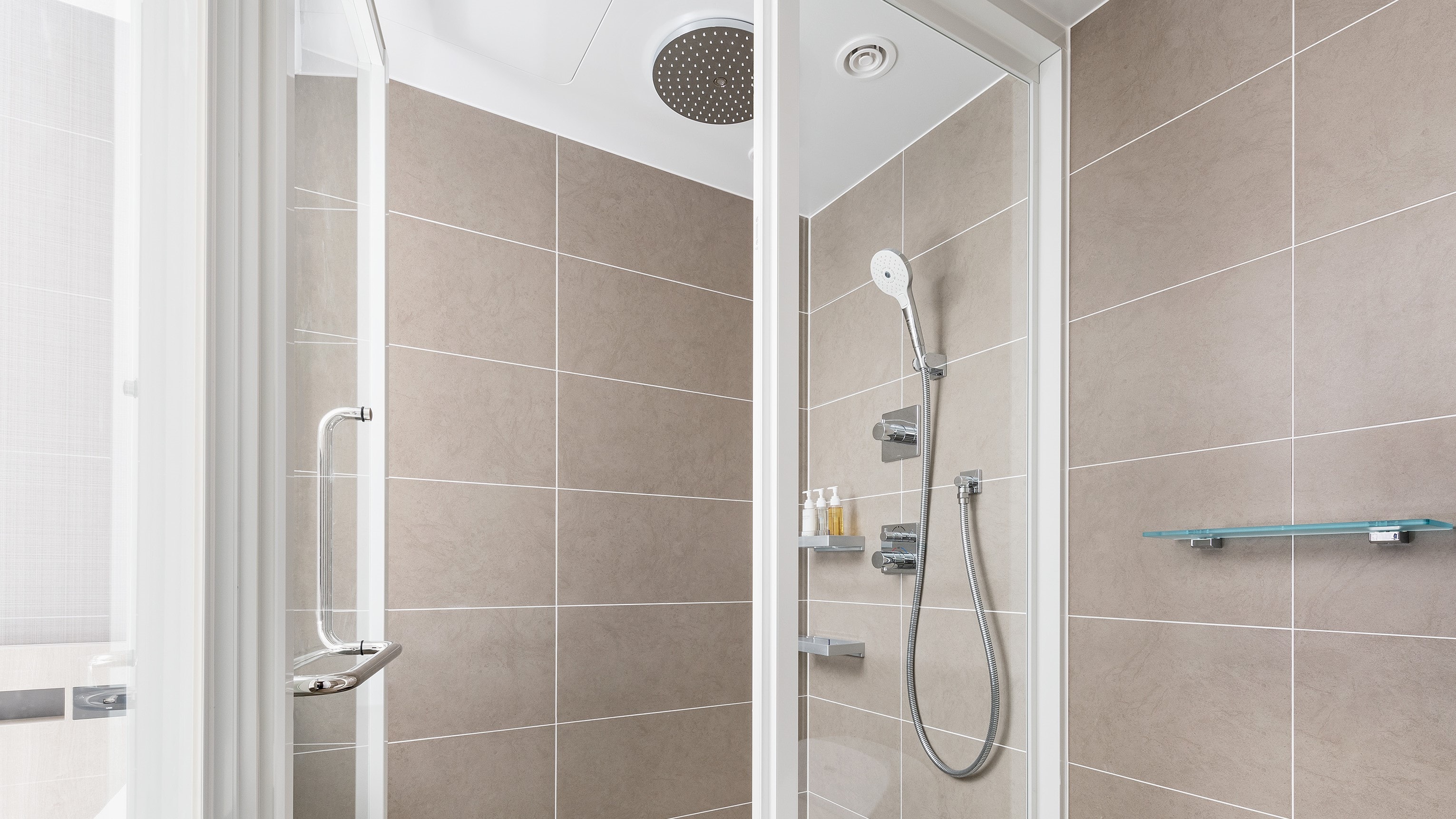 [Double] Shower booth with rain shower