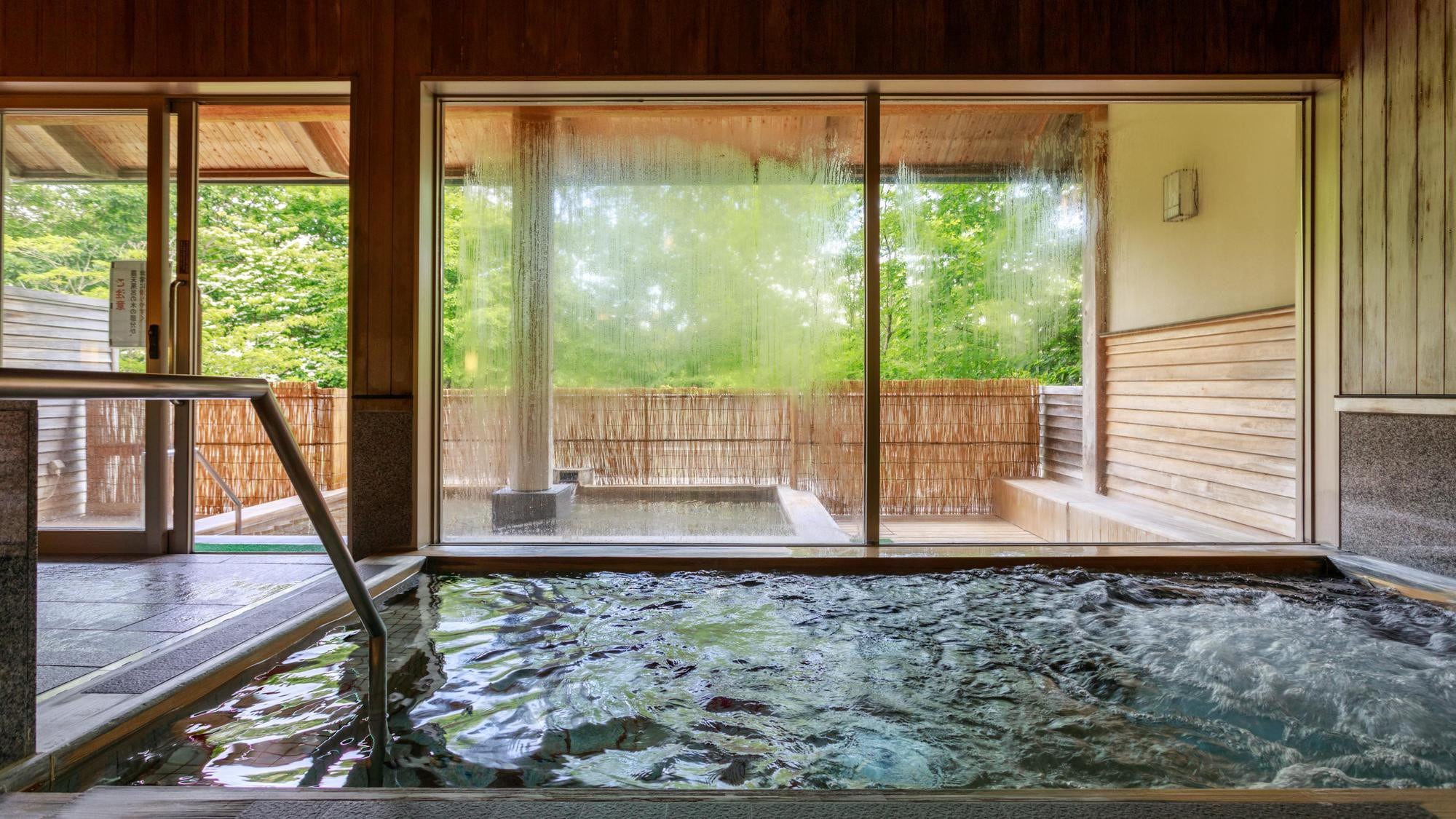 Large communal bath (indoor bath)