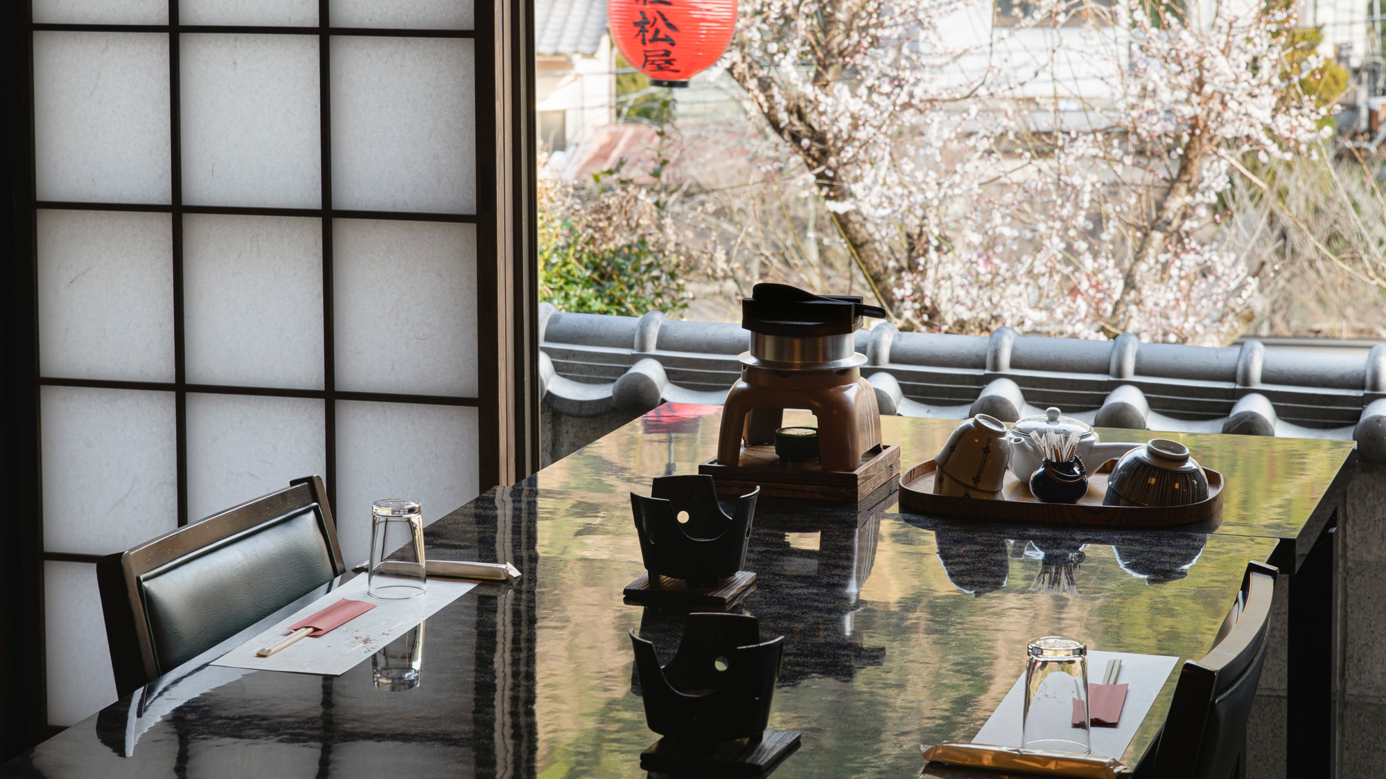 ※[餐饮] 一边欣赏四季的美景，一边享受美食。
