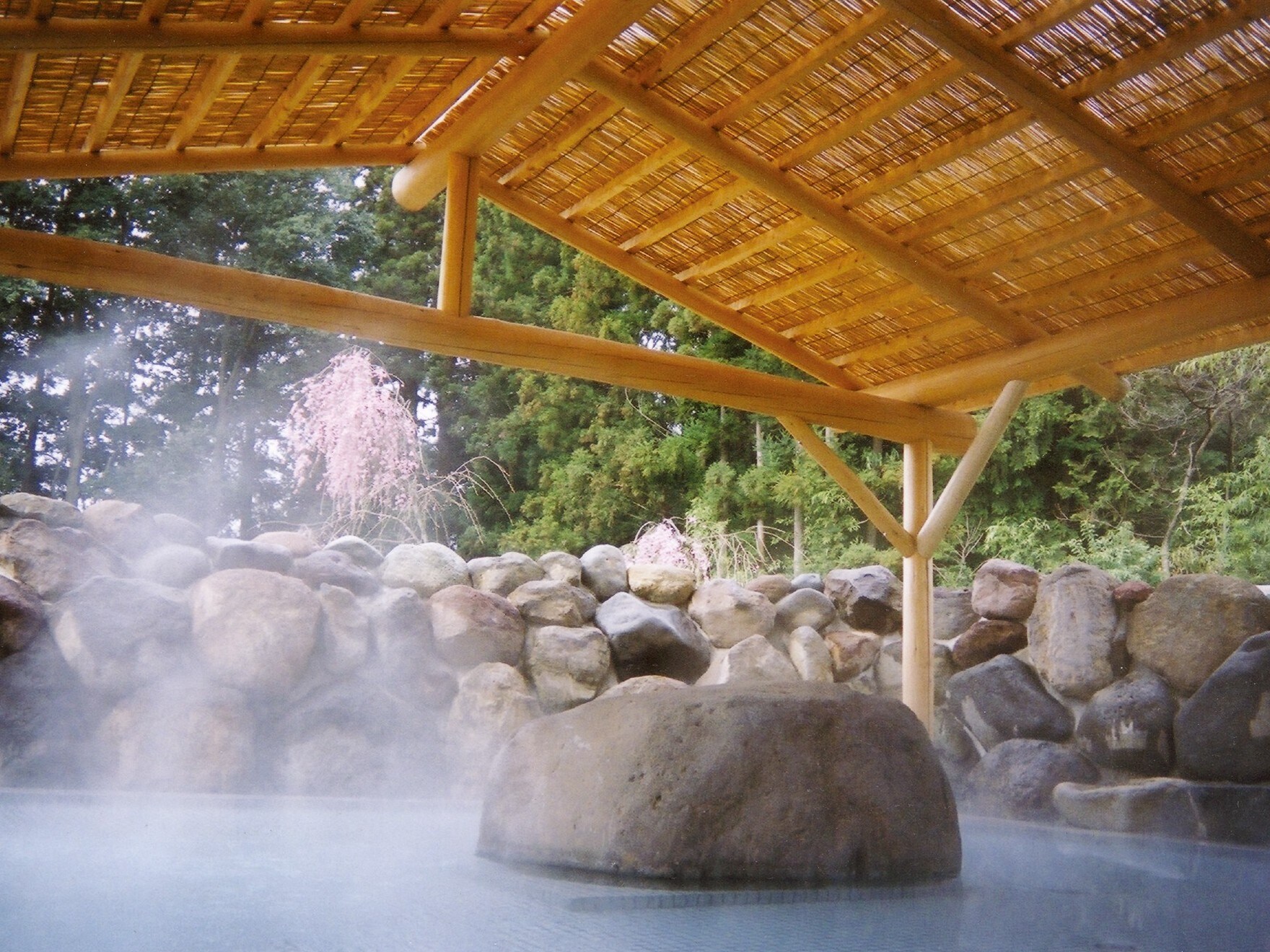Large open-air bath