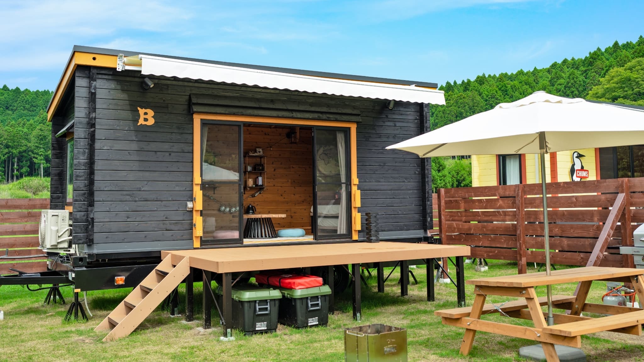 Log trailer house exterior