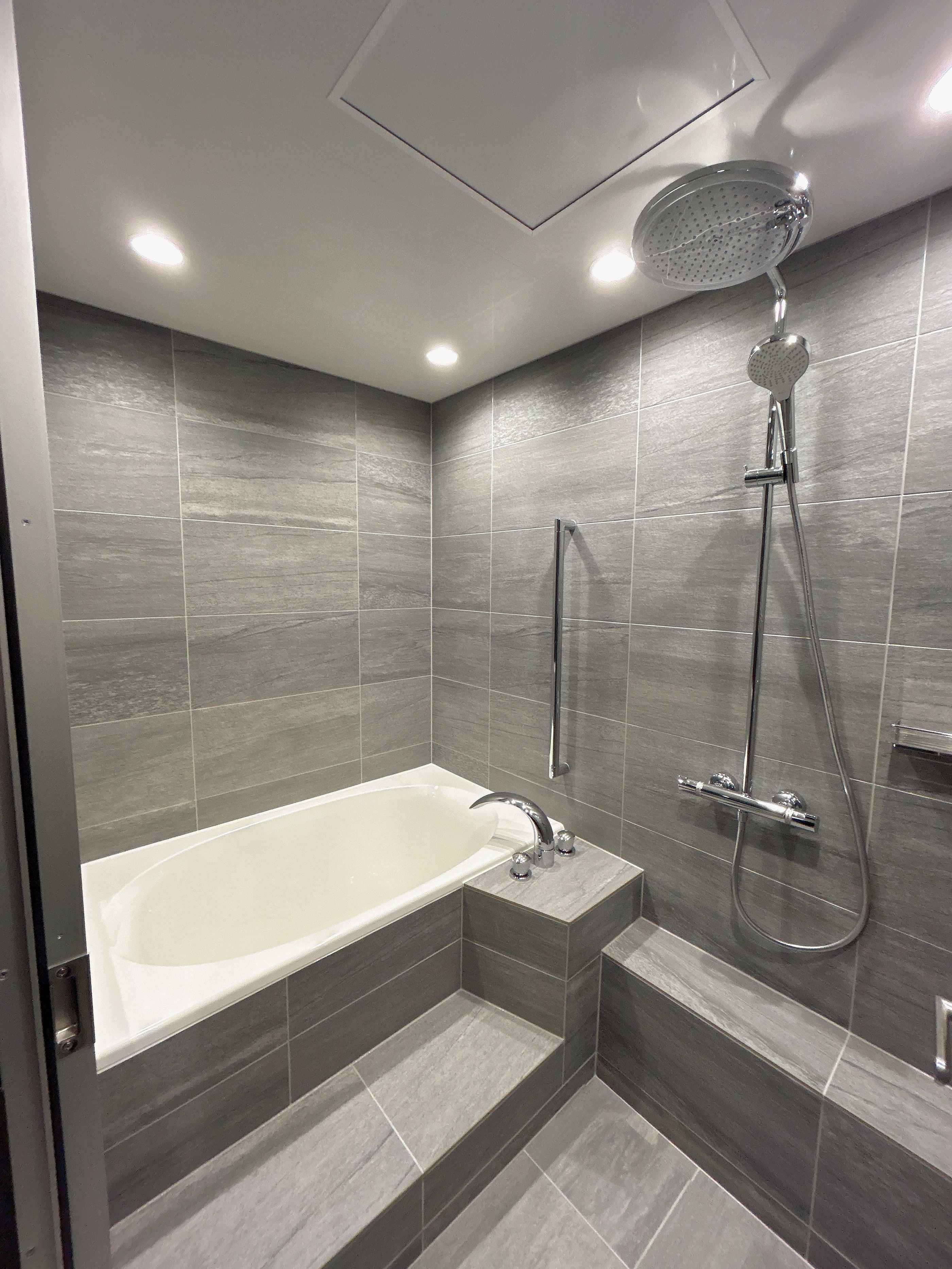 Japanese-style room bathroom